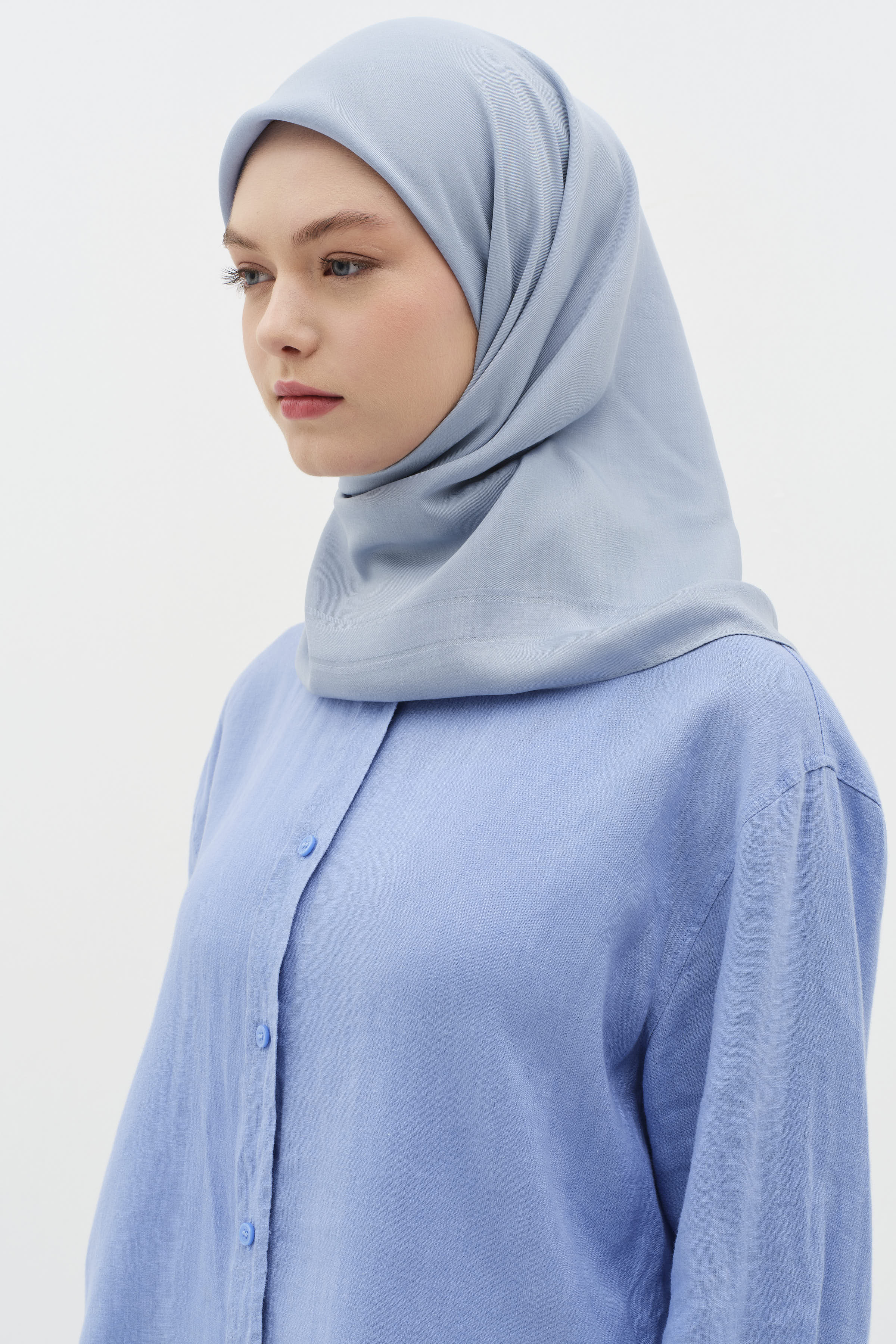 Natural Kenar Detaylı Eşarp - İndigo TUGBA