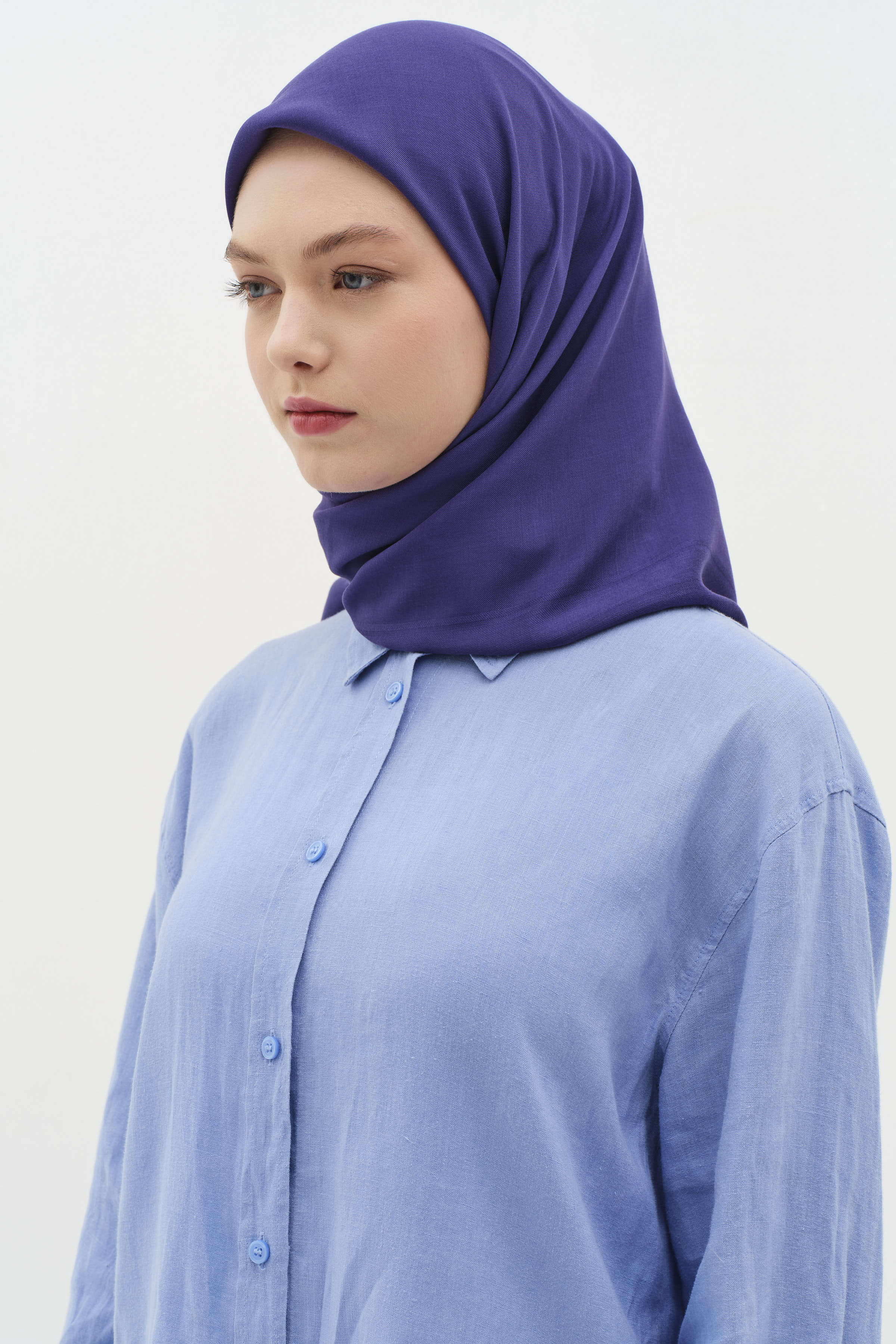 Natural Kenar Detaylı Eşarp - Lacivert TUGBA