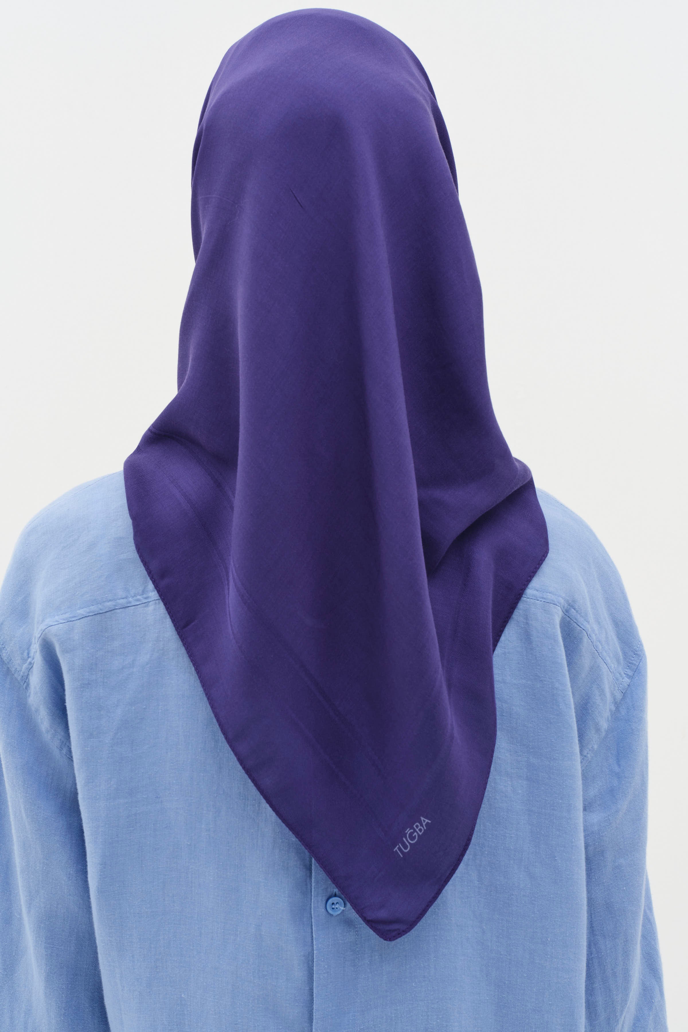 Natural Kenar Detaylı Eşarp - Lacivert TUGBA