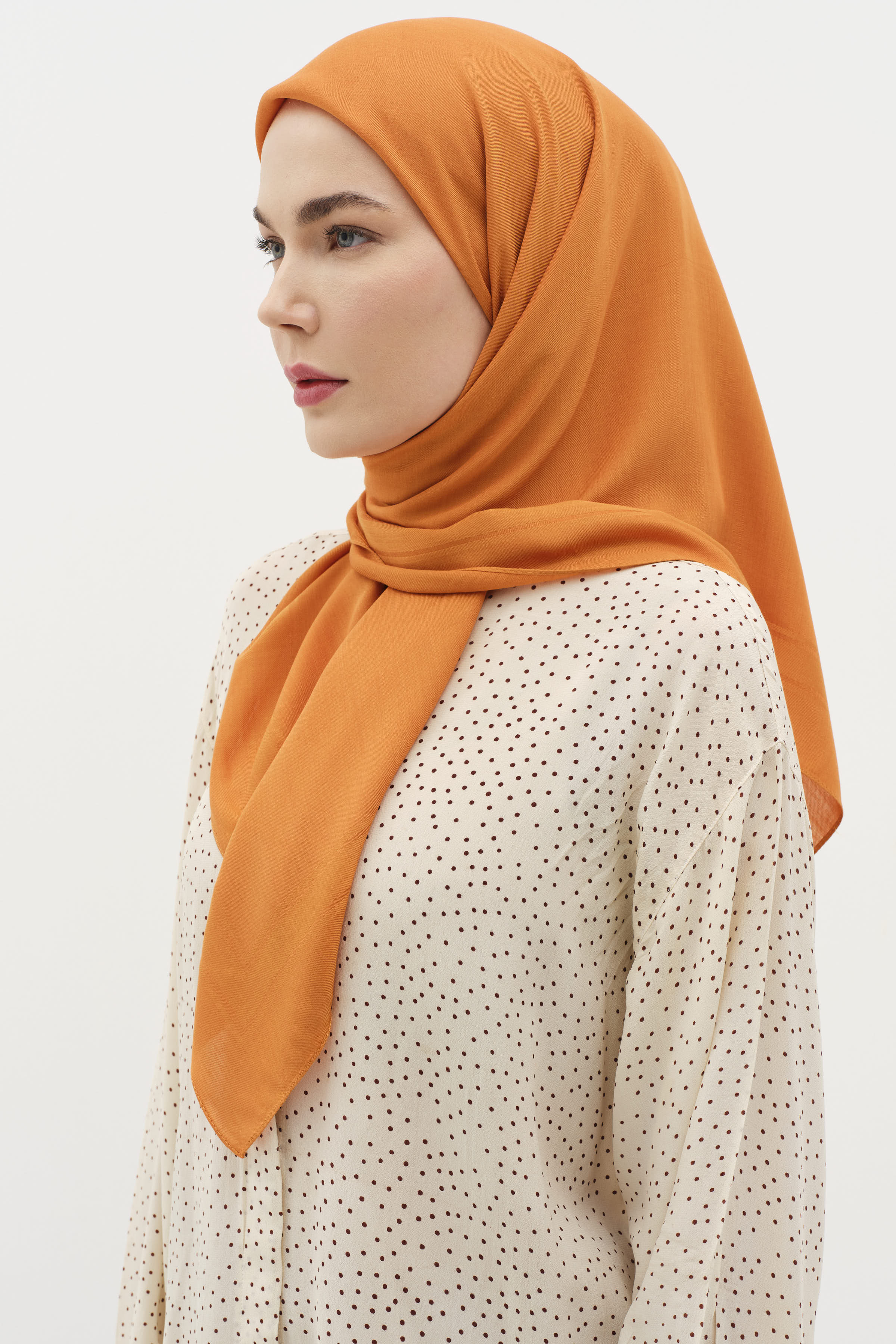 Natural Kenar Detaylı Eşarp - Taba TUGBA