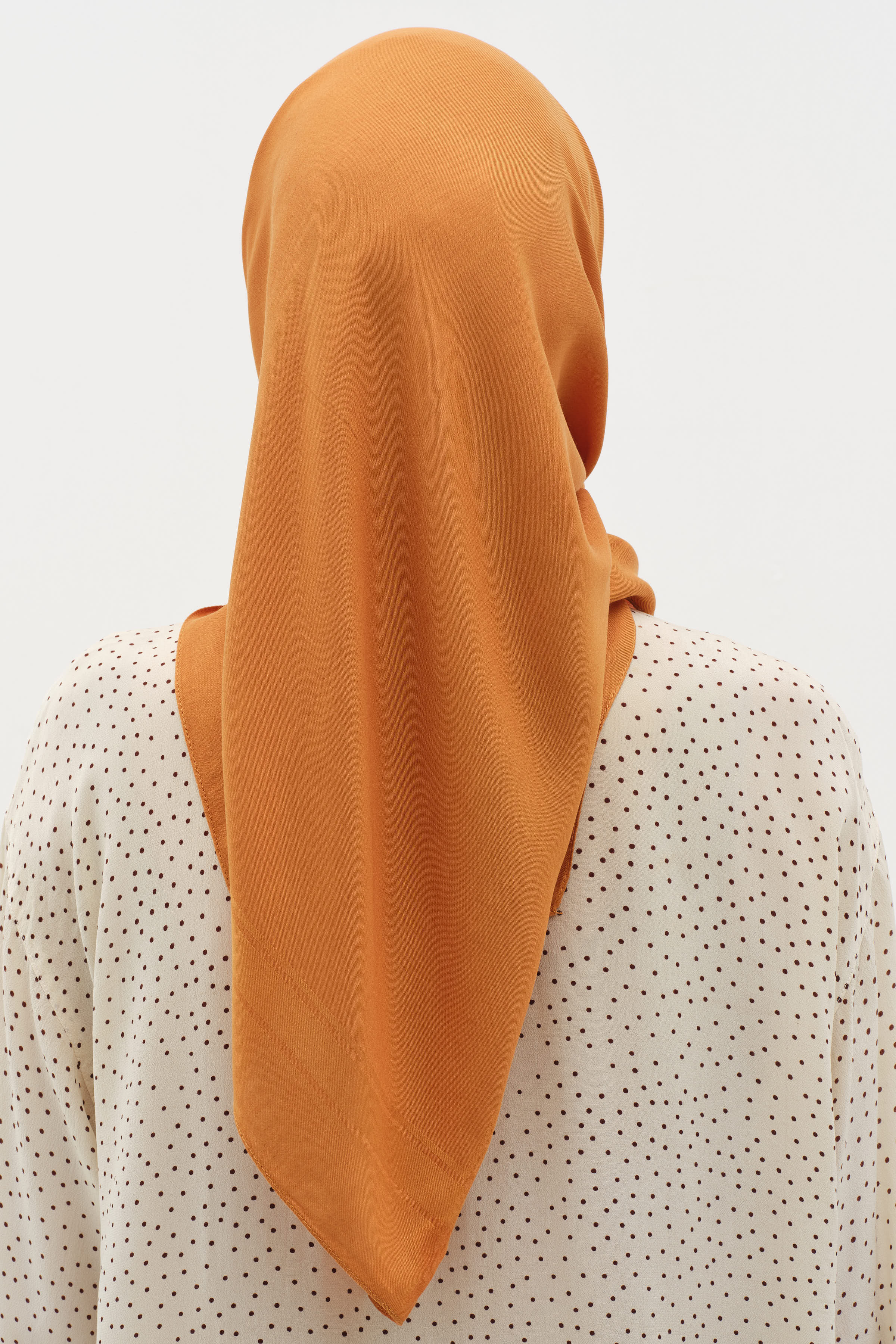 Natural Kenar Detaylı Eşarp - Taba TUGBA