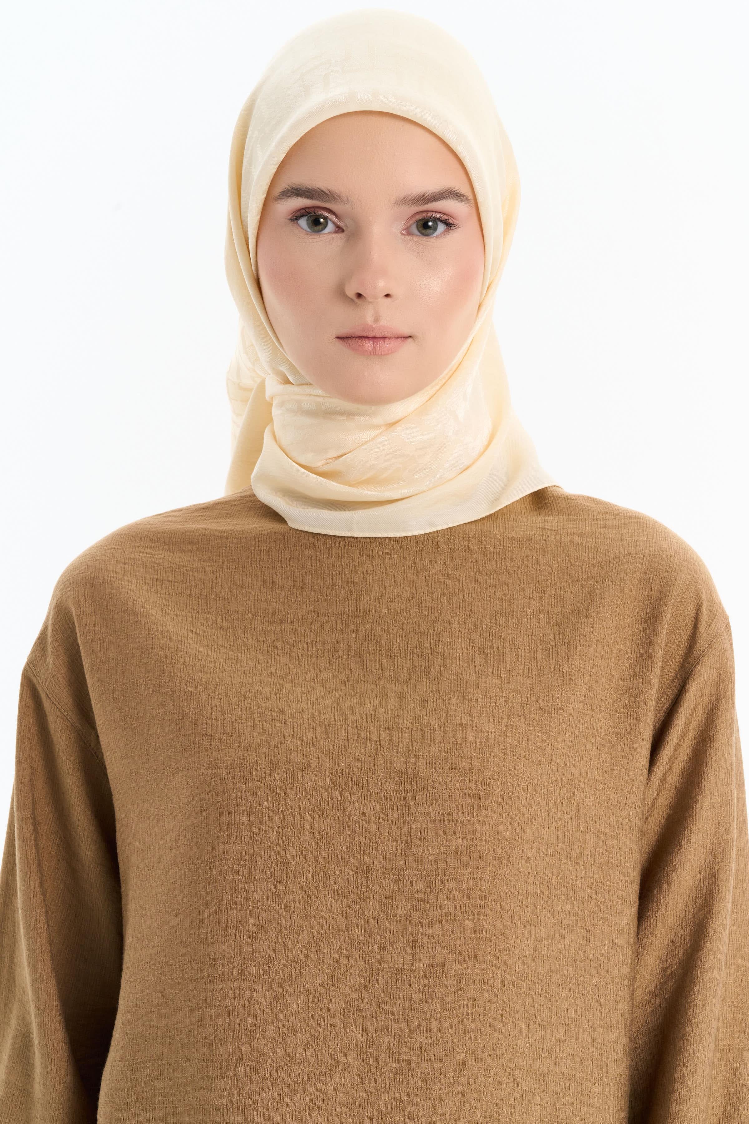 Natural T Logolu Eşarp - Ekru TUGBA