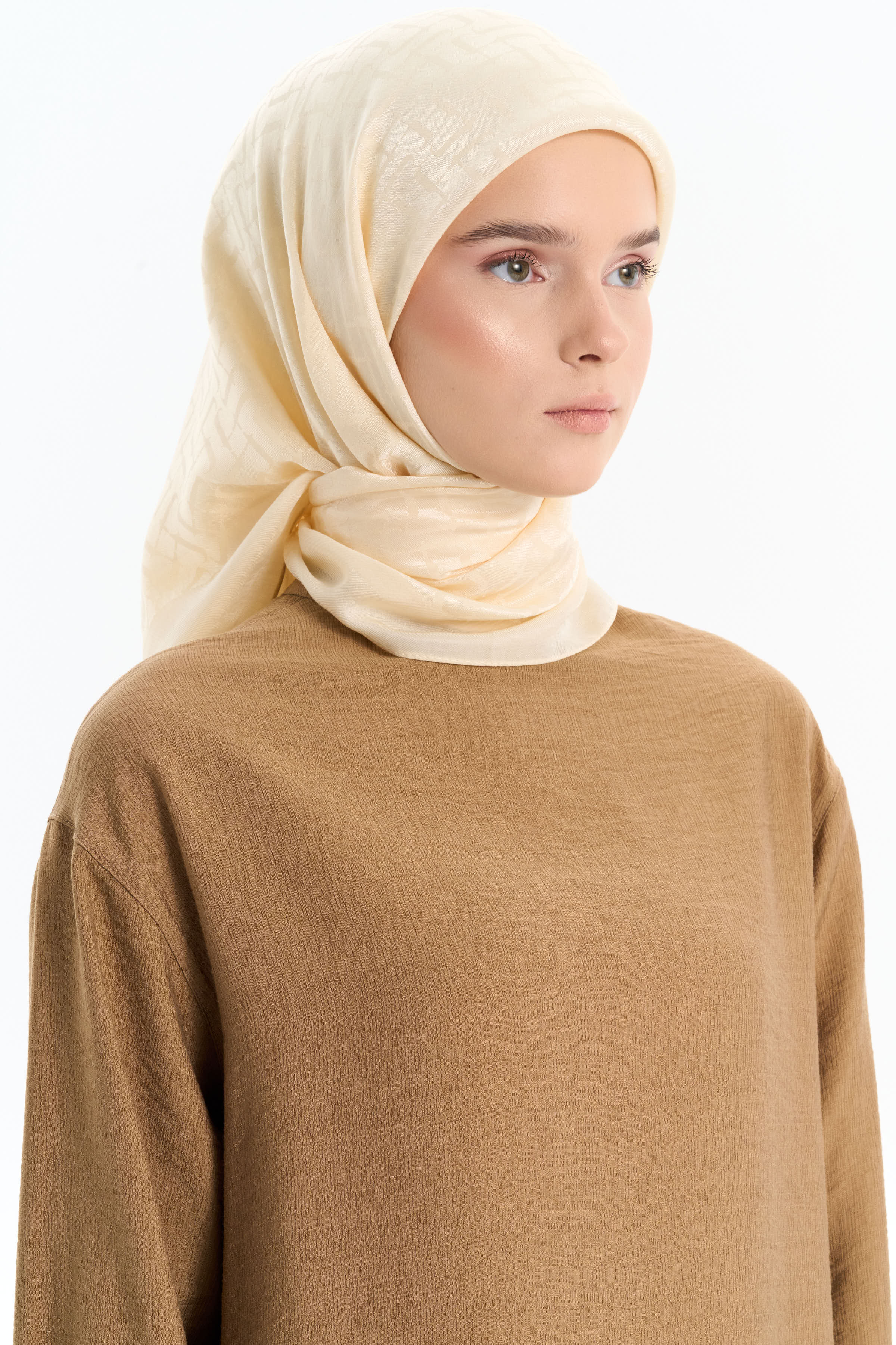 Natural T Logolu Eşarp - Ekru TUGBA