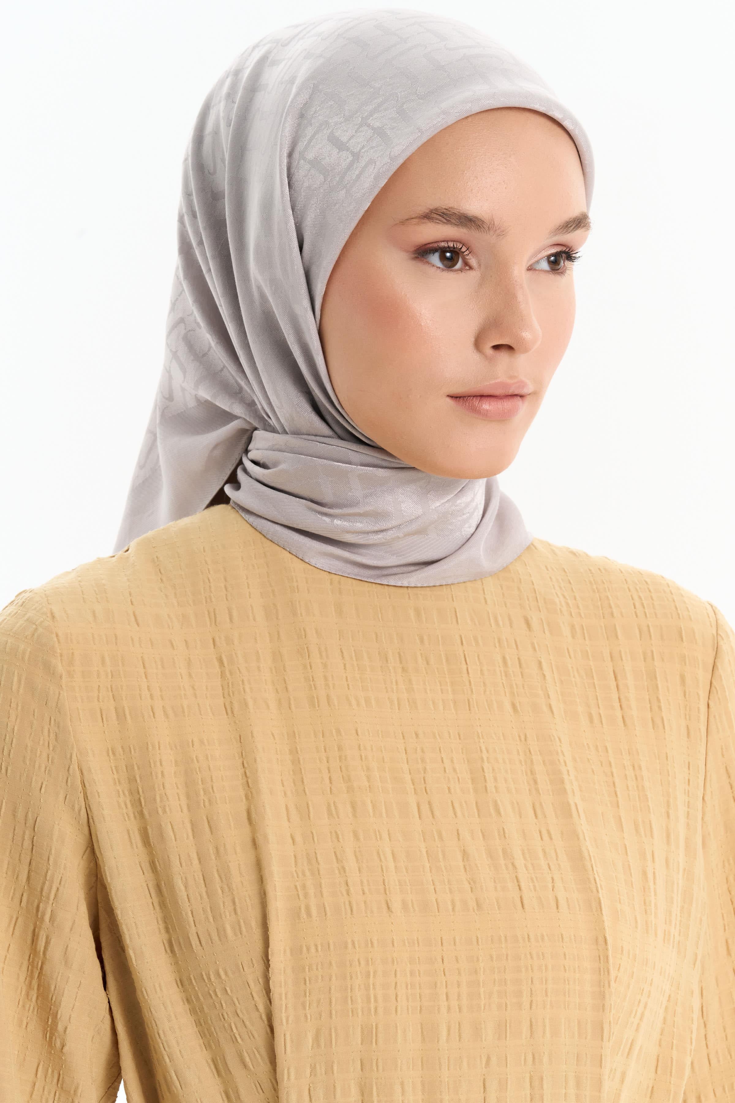 Natural T Logolu Eşarp - Gri TUGBA