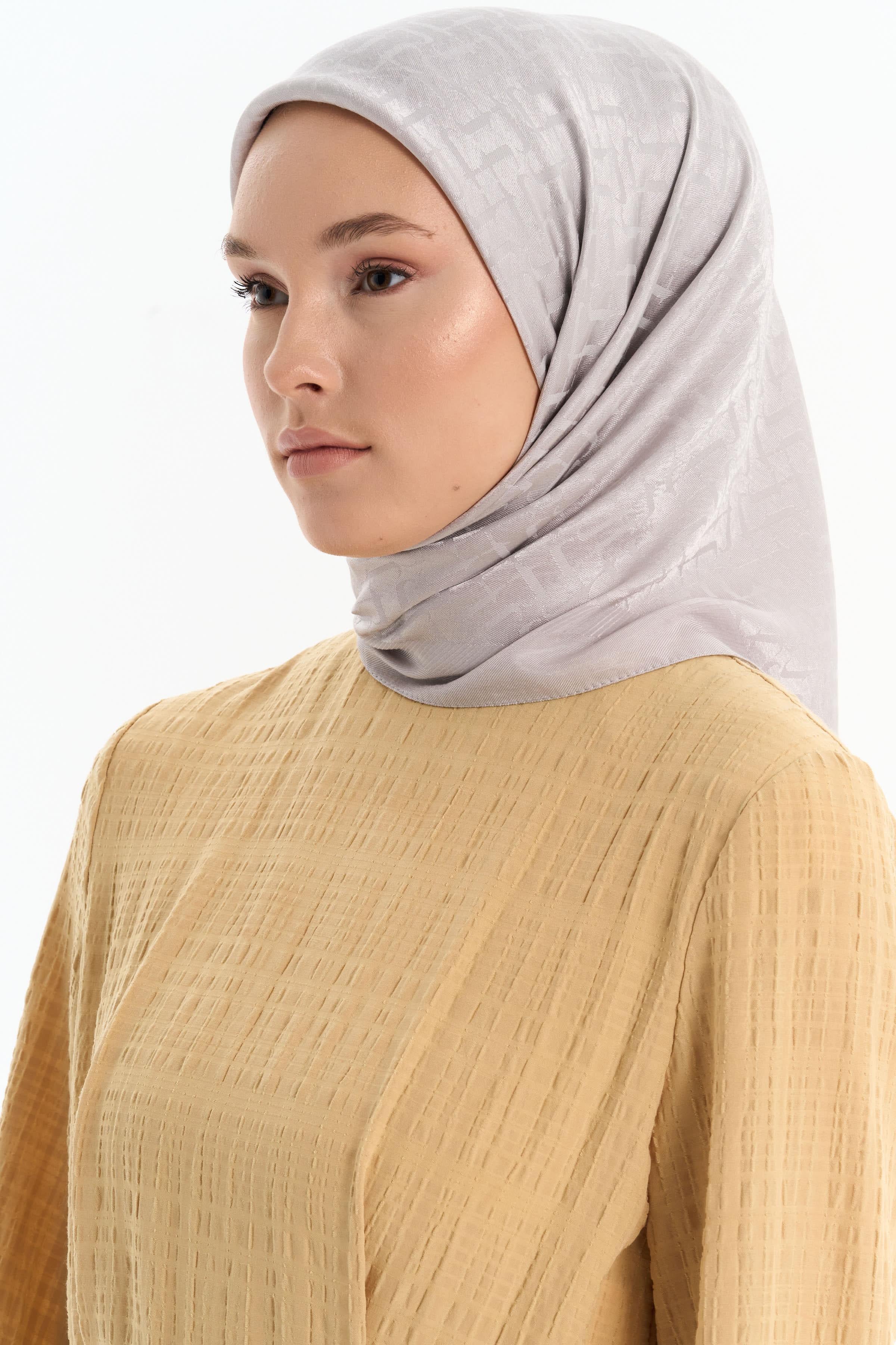 Natural T Logolu Eşarp - Gri TUGBA