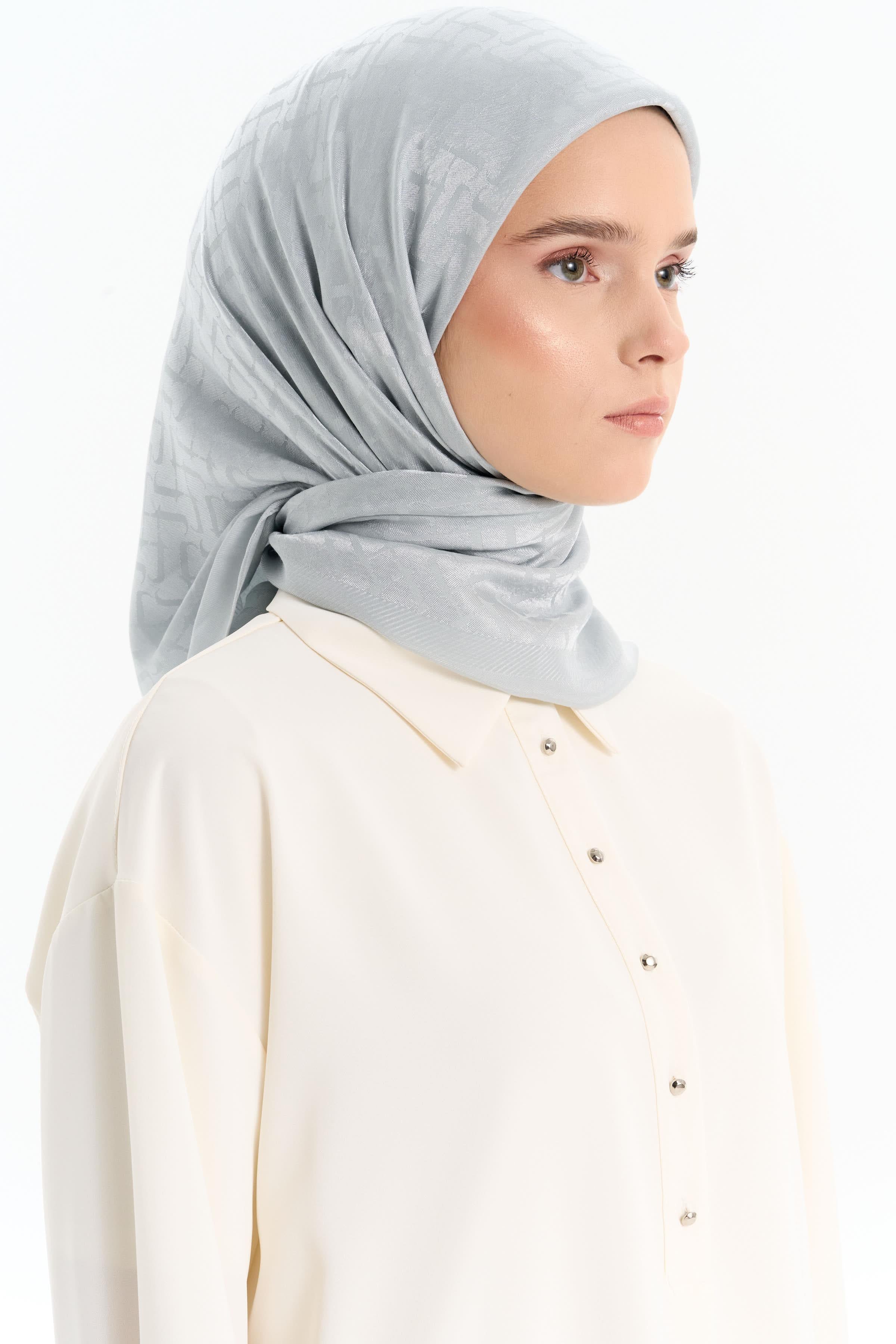 Natural T Logolu Eşarp - Gümüş TUGBA