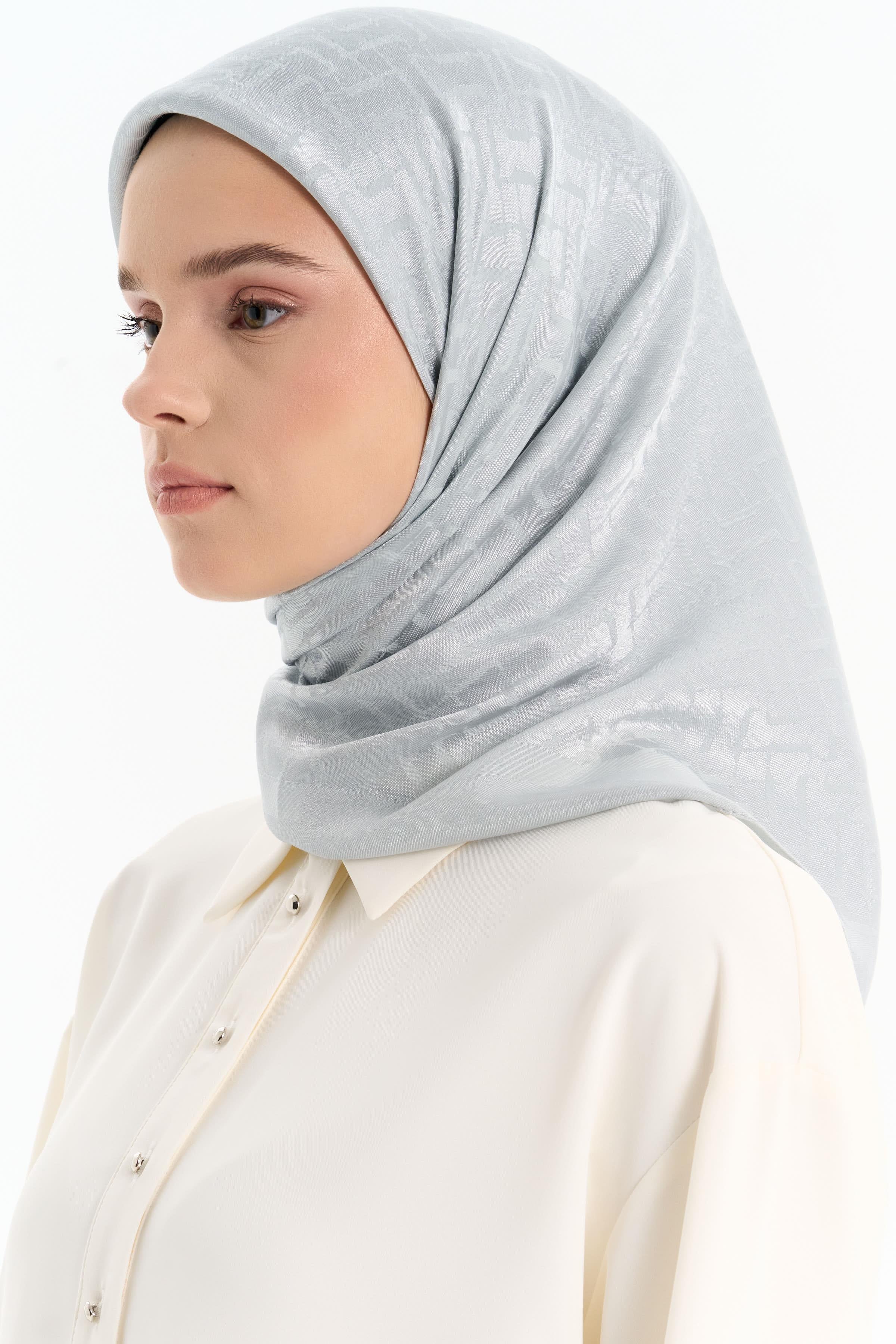 Natural T Logolu Eşarp - Gümüş TUGBA