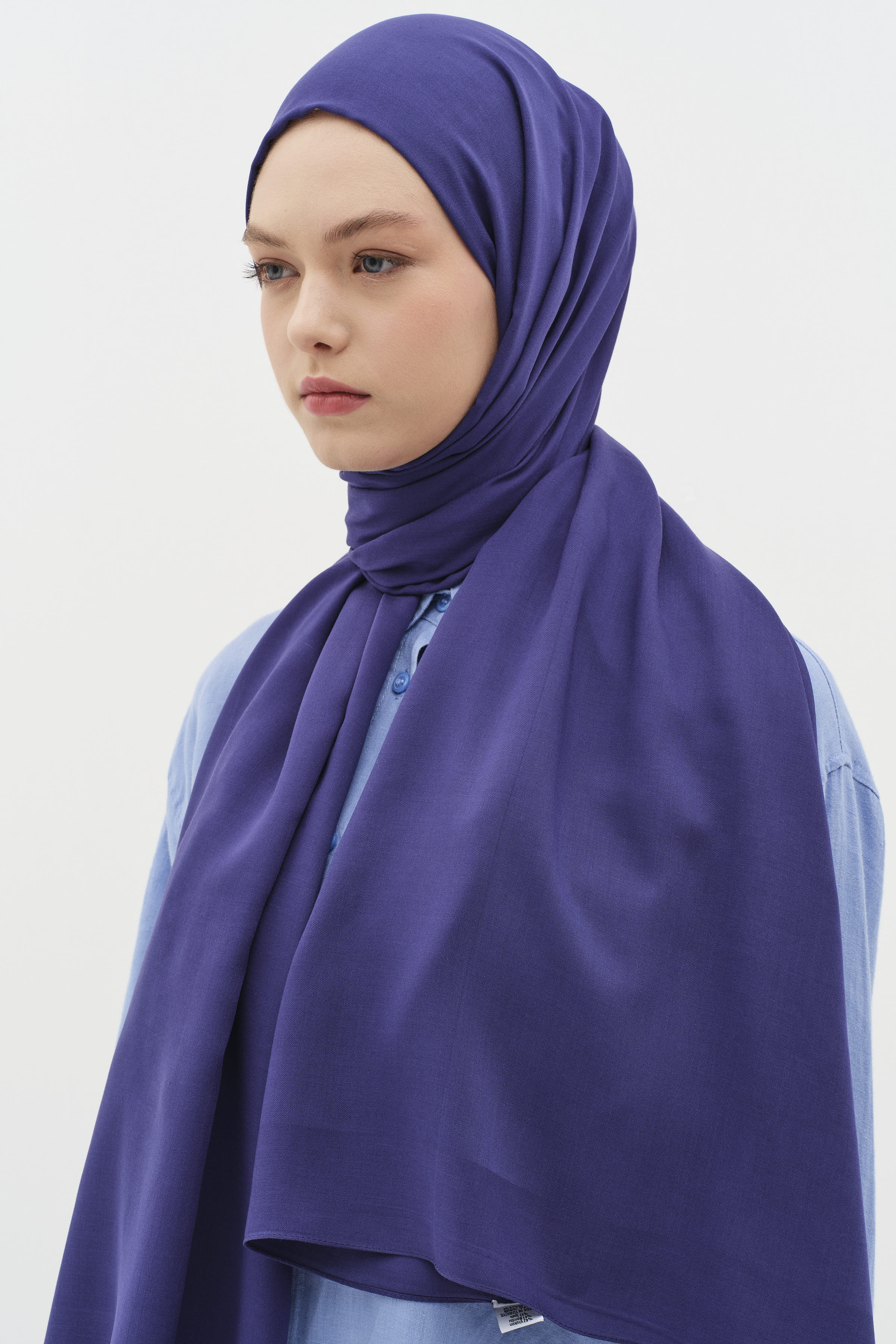 Natural Ton Sür Ton Kenarlı Şal - Lacivert TUĞBA