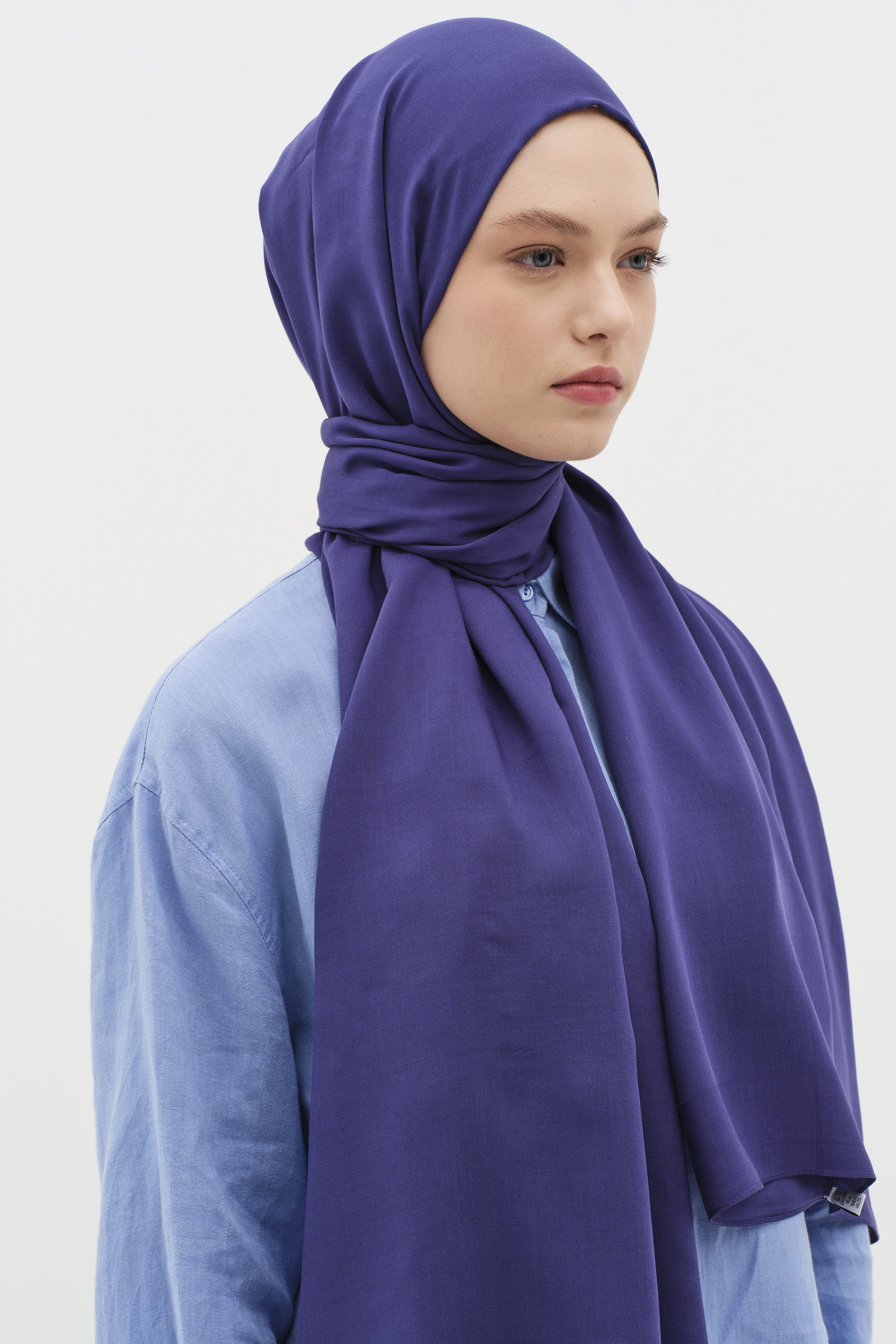 Natural Ton Sür Ton Kenarlı Şal - Lacivert TUĞBA