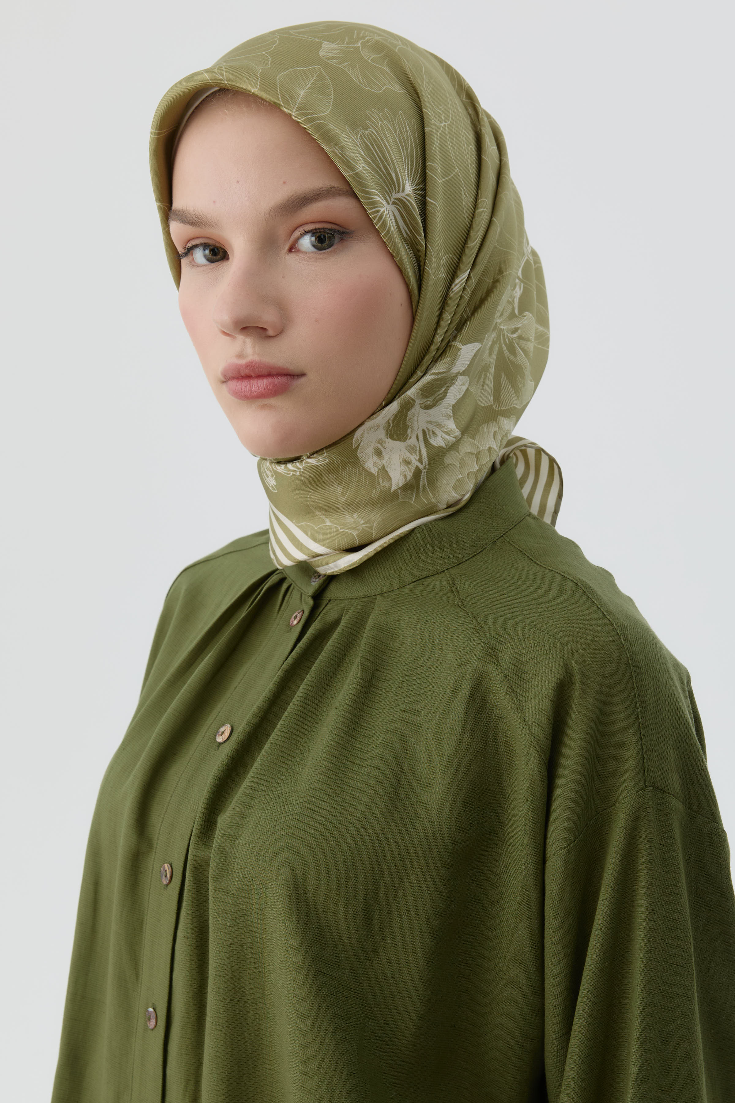 Nazenin Twill İpek Eşarp - Olive TUGBA
