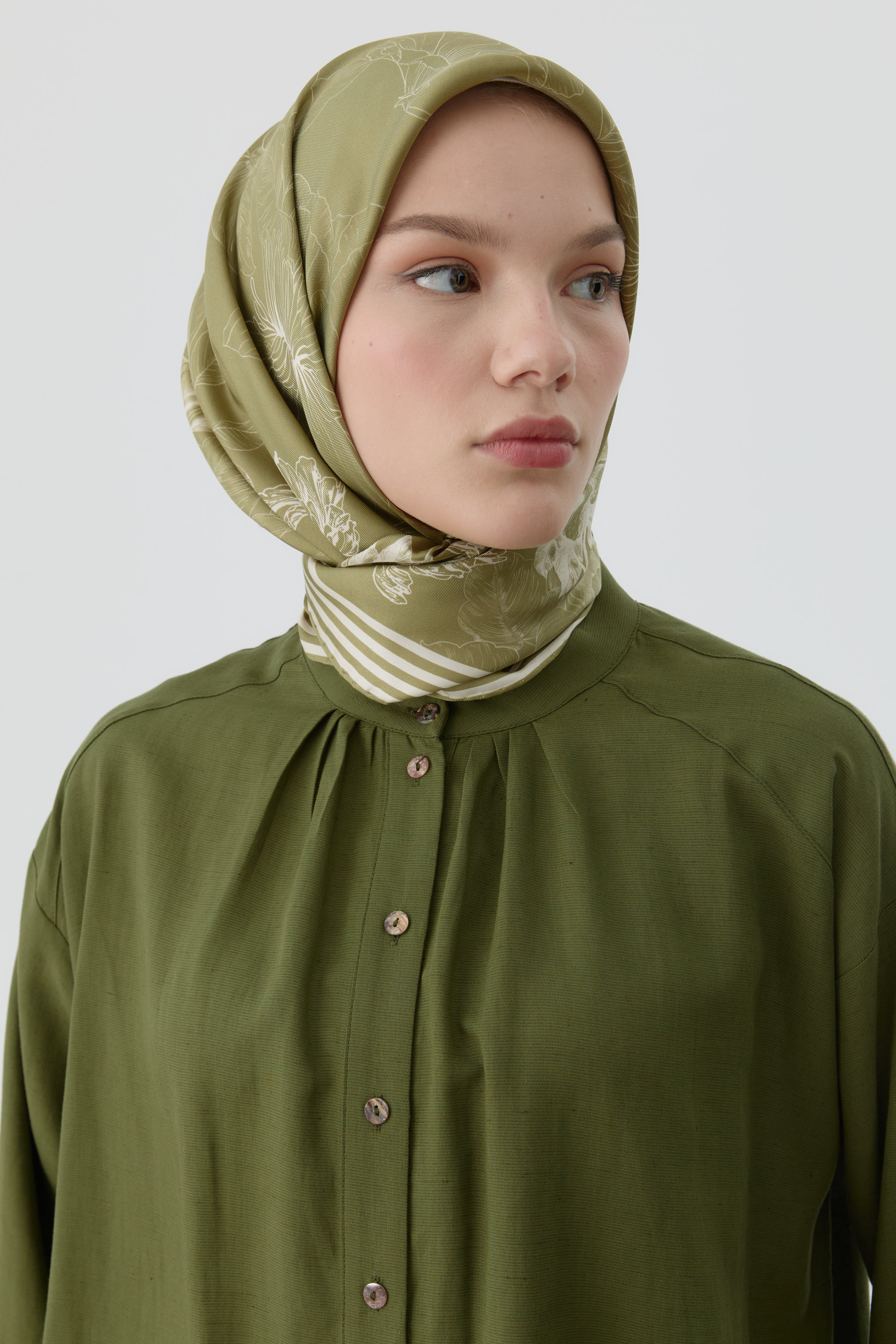 Nazenin Twill İpek Eşarp - Olive TUGBA