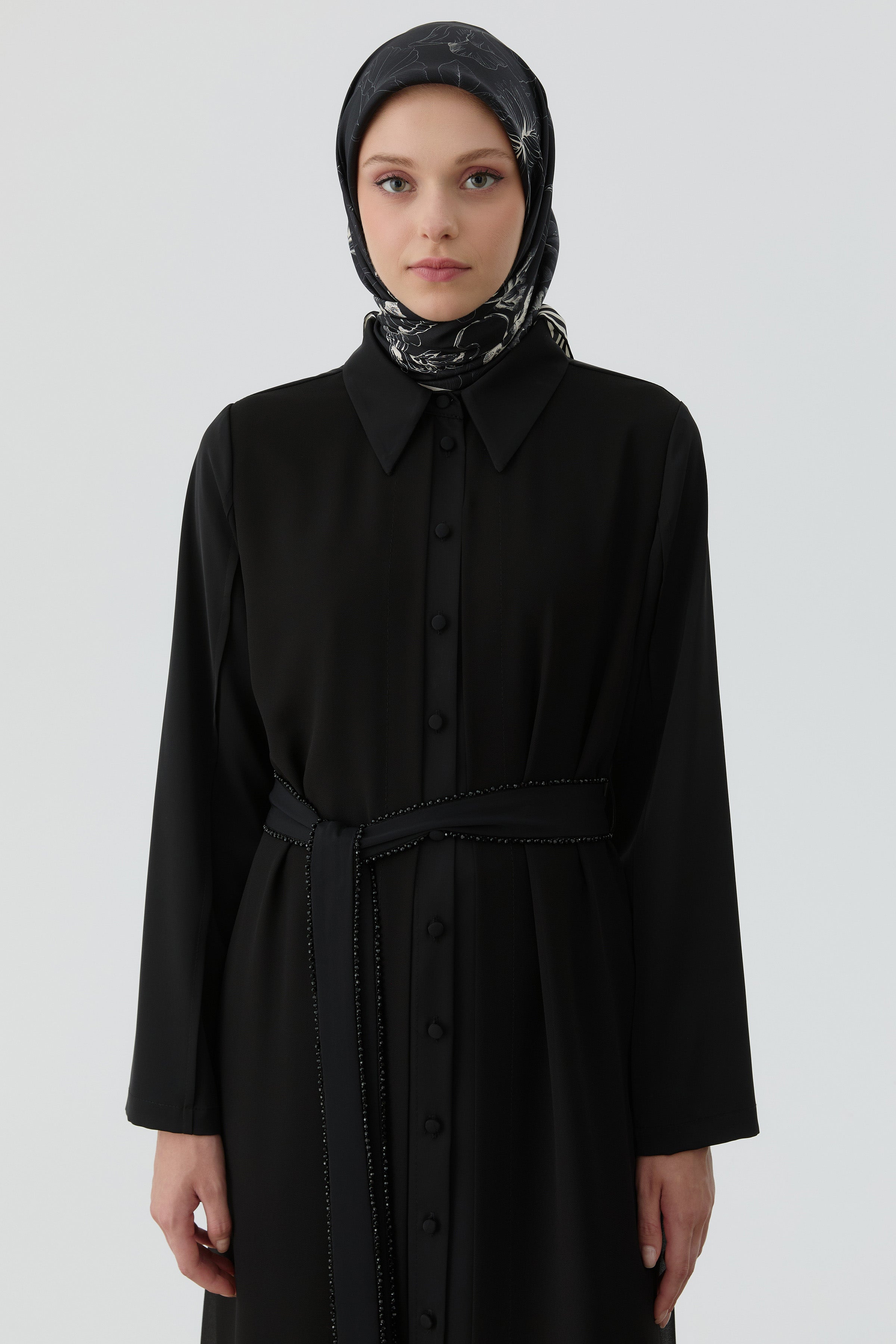 Nazenin Twill İpek Eşarp - Siyah TUGBA