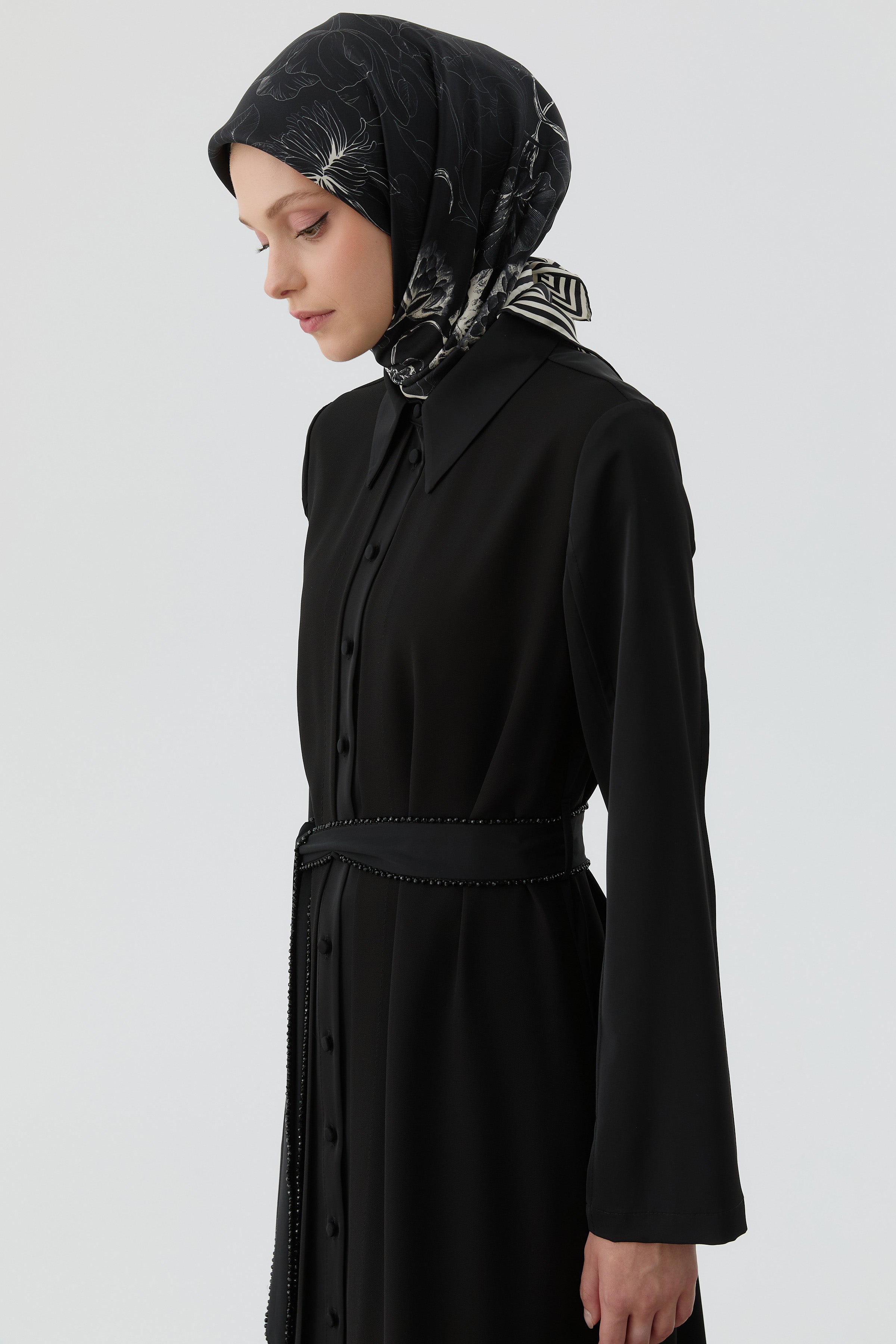 Nazenin Twill İpek Eşarp - Siyah TUGBA