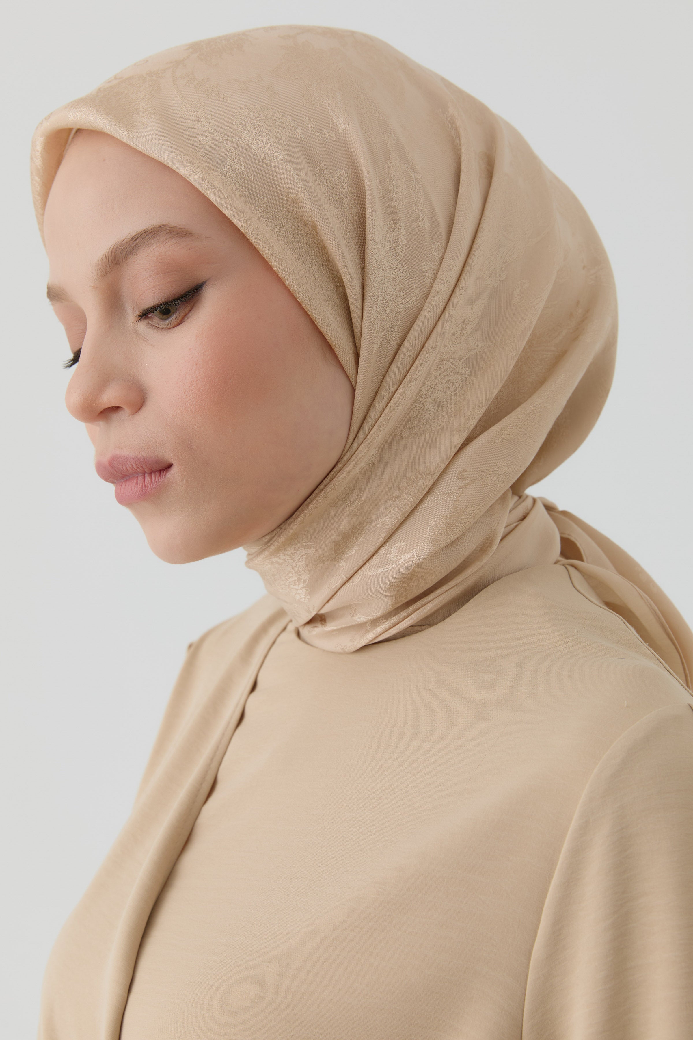 Nevgül Jakar Naturel Eşarp - Bej TUGBA