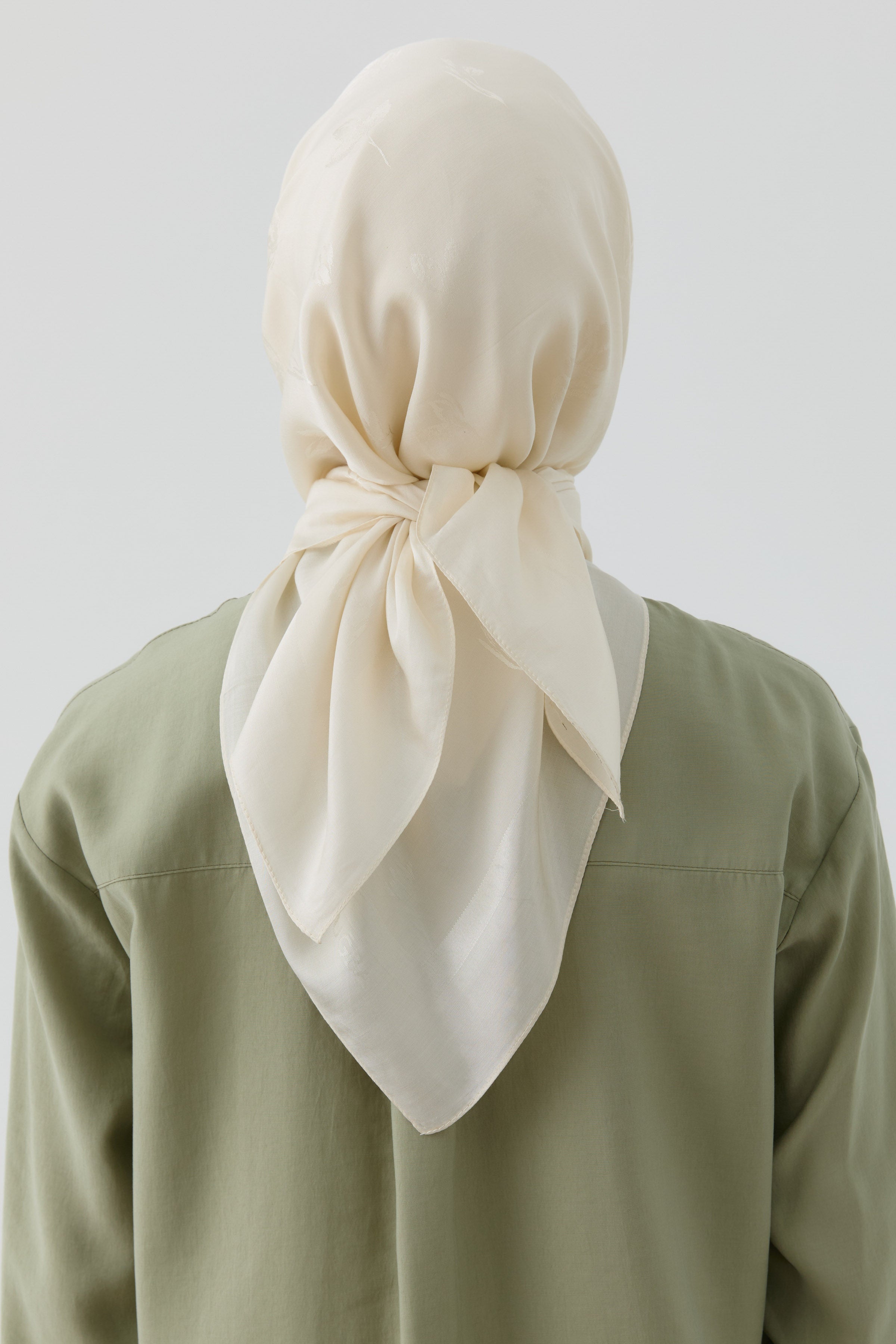 Buket Jakar Naturel Eşarp - Ekru TUGBA