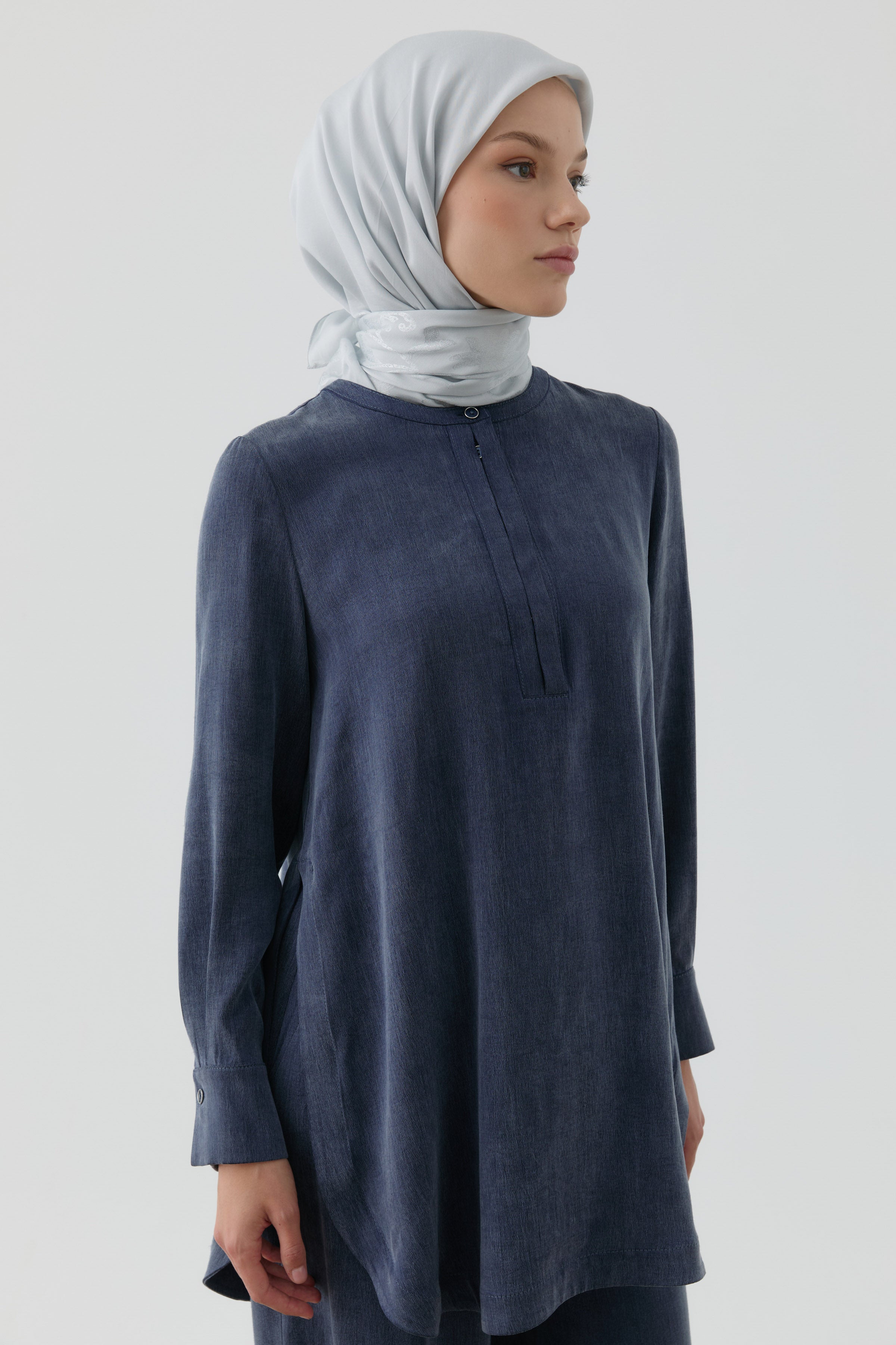 Nevgül Kenar Detaylı Naturel Eşarp - Gümüş TUGBA