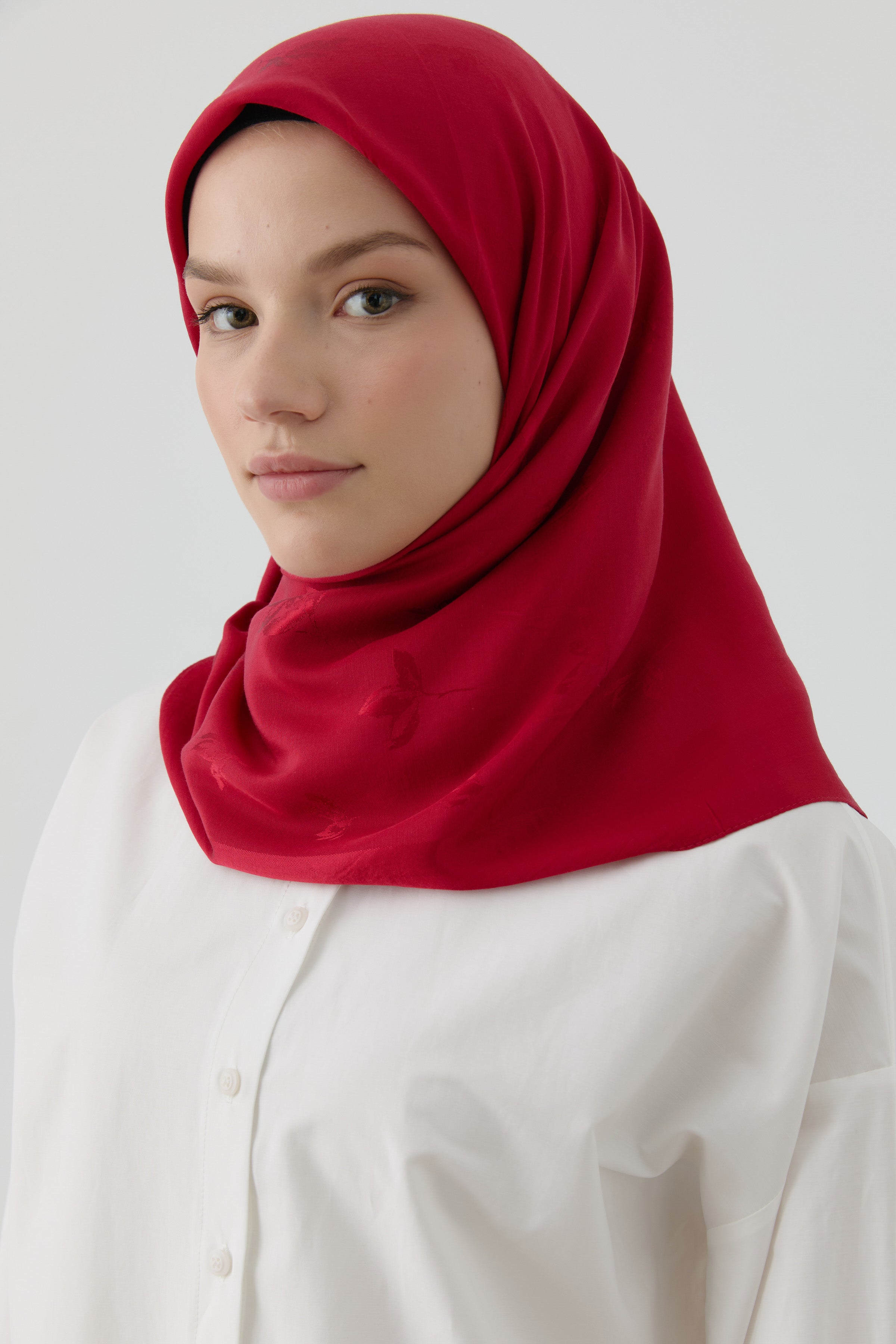 Buket Jakar Naturel Eşarp - Kırmızı TUGBA