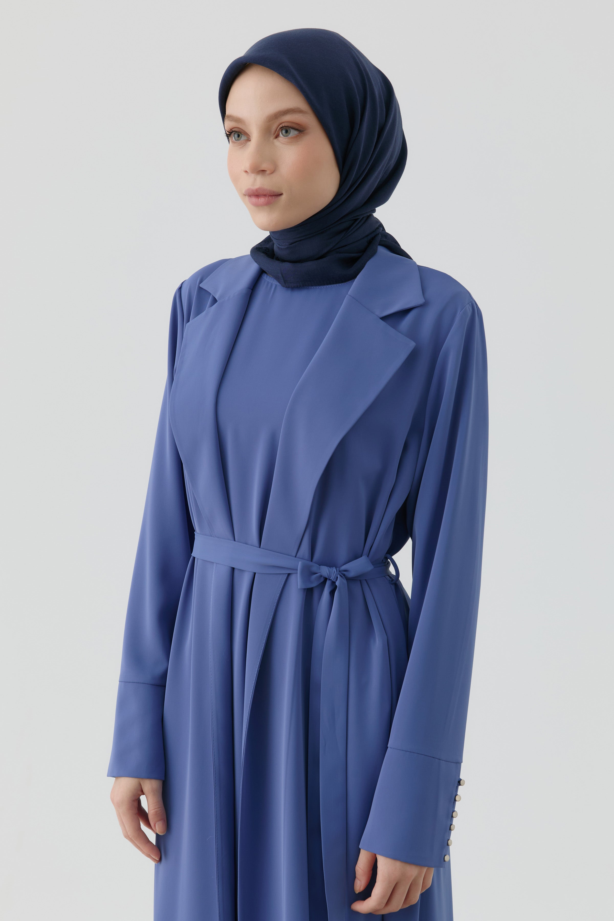 Nevgül Kenar Detaylı Naturel Eşarp - Lacivert TUGBA