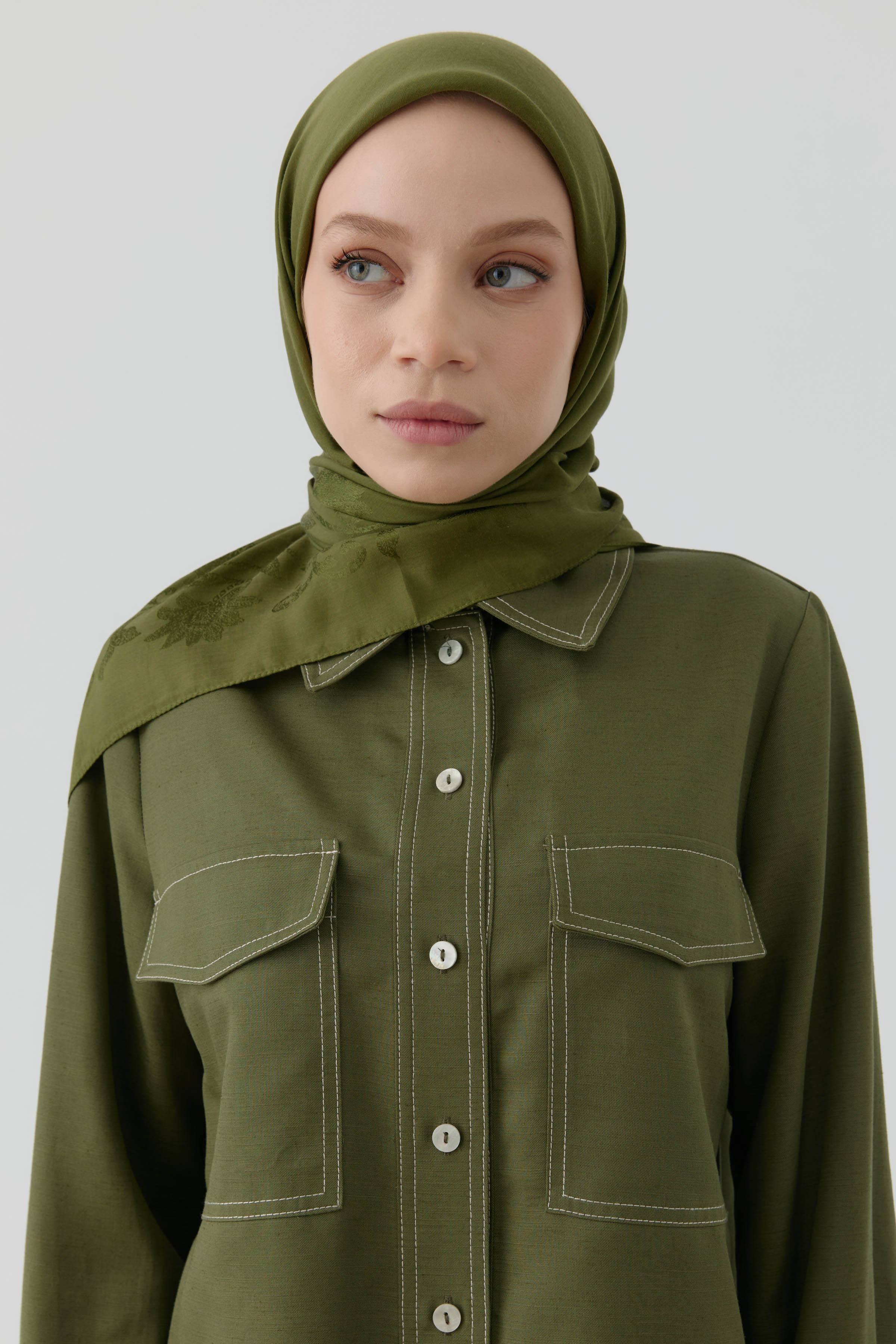 Nevgül Kenar Detaylı Naturel Eşarp - Haki TUGBA