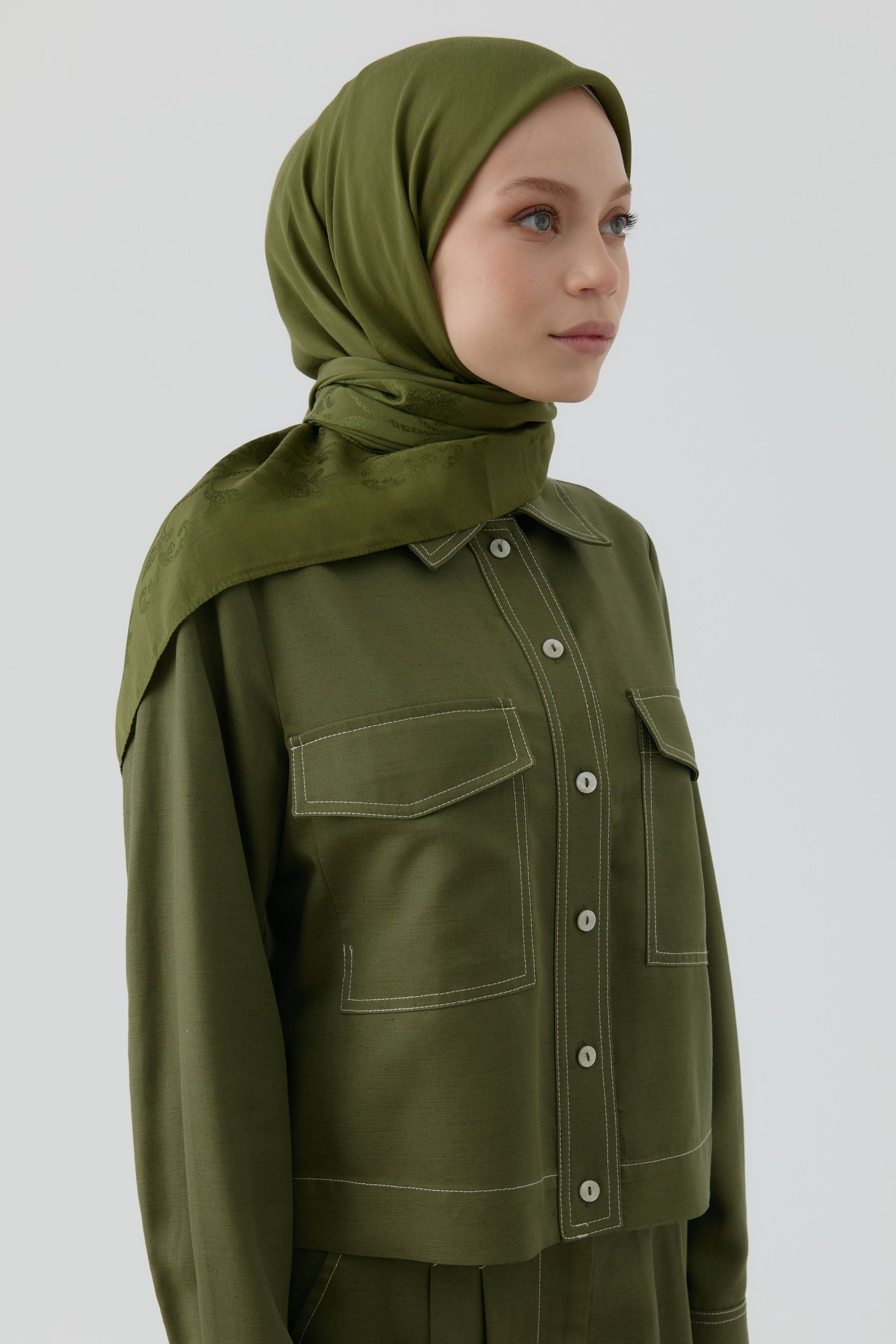 Nevgül Kenar Detaylı Naturel Eşarp - Haki TUGBA