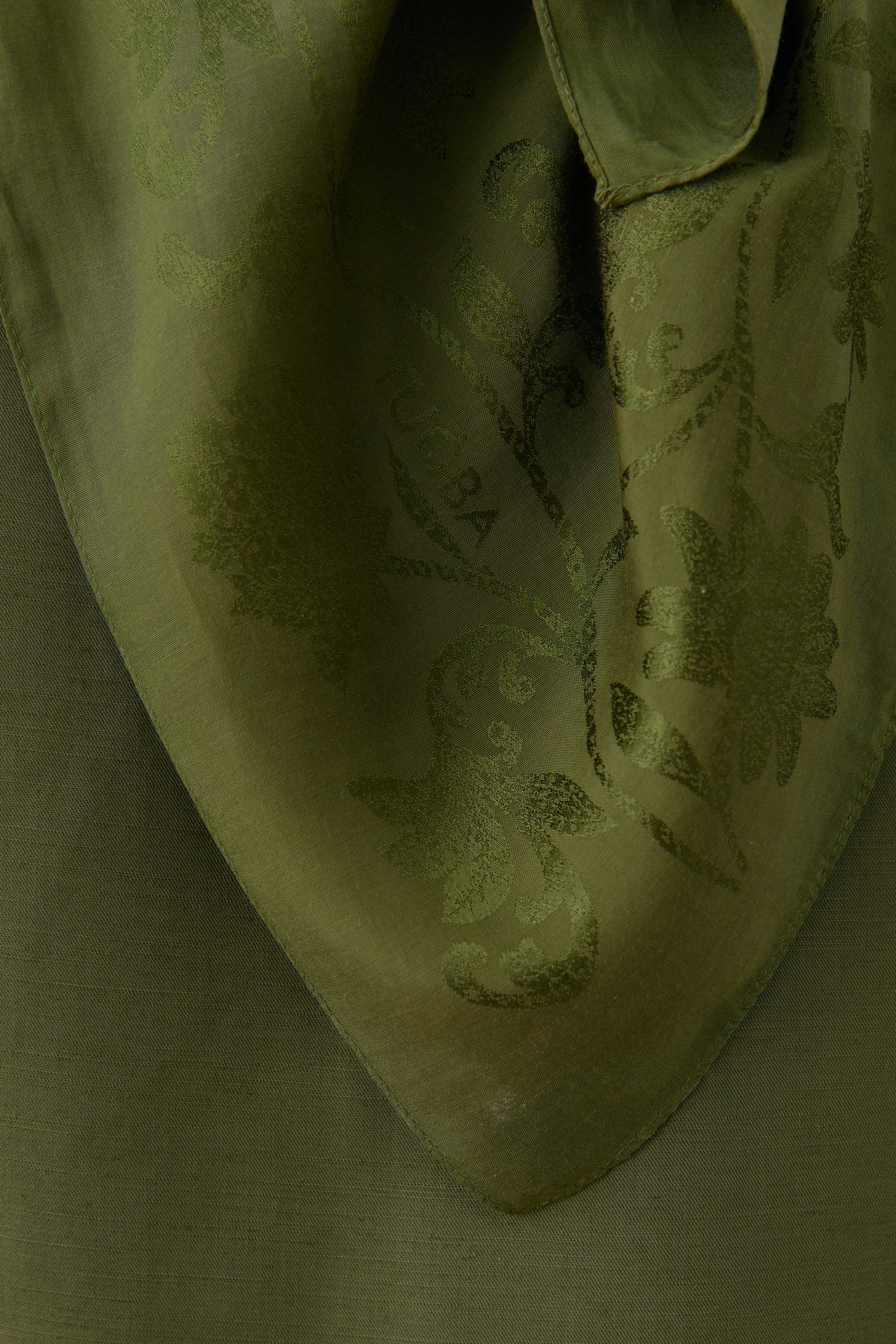 Nevgül Kenar Detaylı Naturel Eşarp - Haki TUGBA