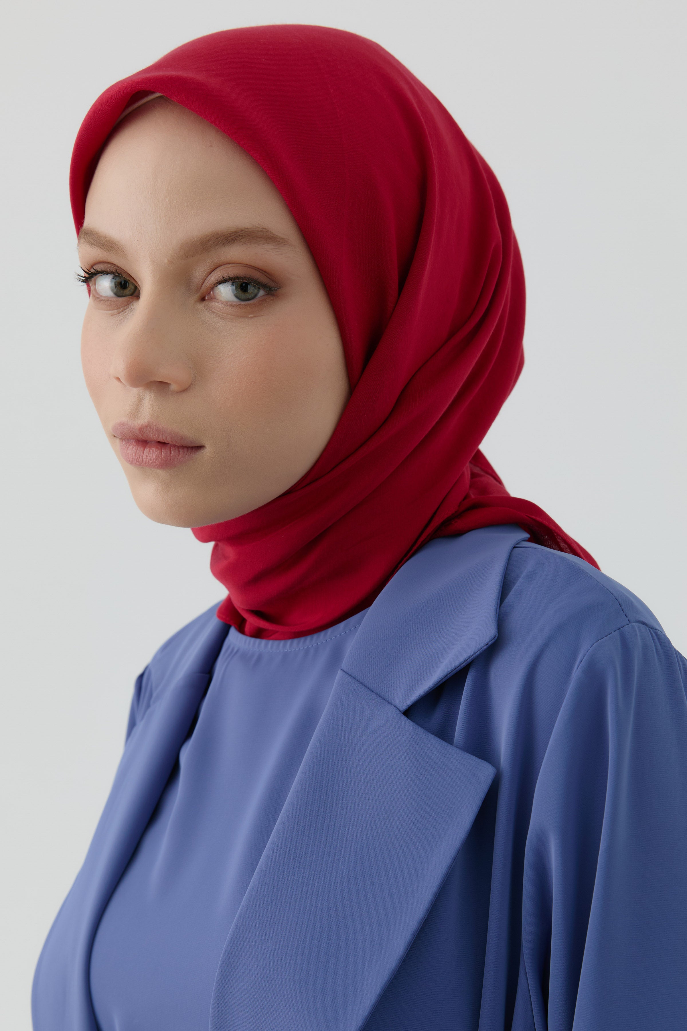 Nevgül Kenar Detaylı Naturel Eşarp - Kırmızı TUGBA