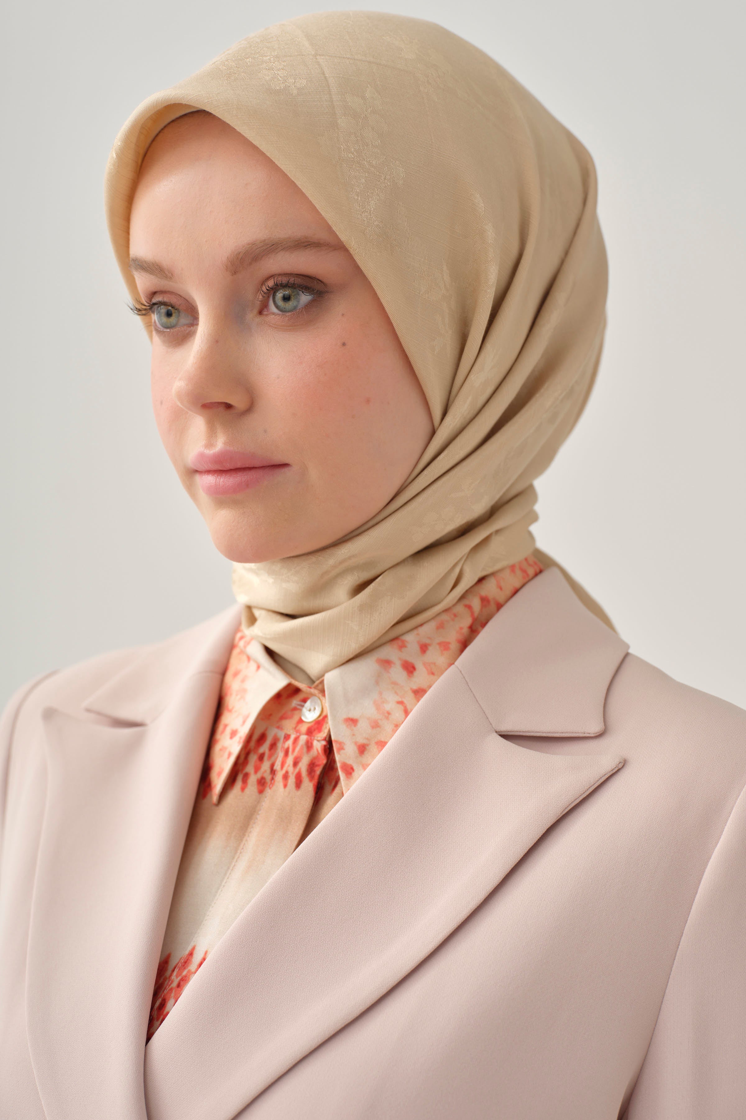 Floral Jakar Nida Naturel Eşarp - Bej TUGBA