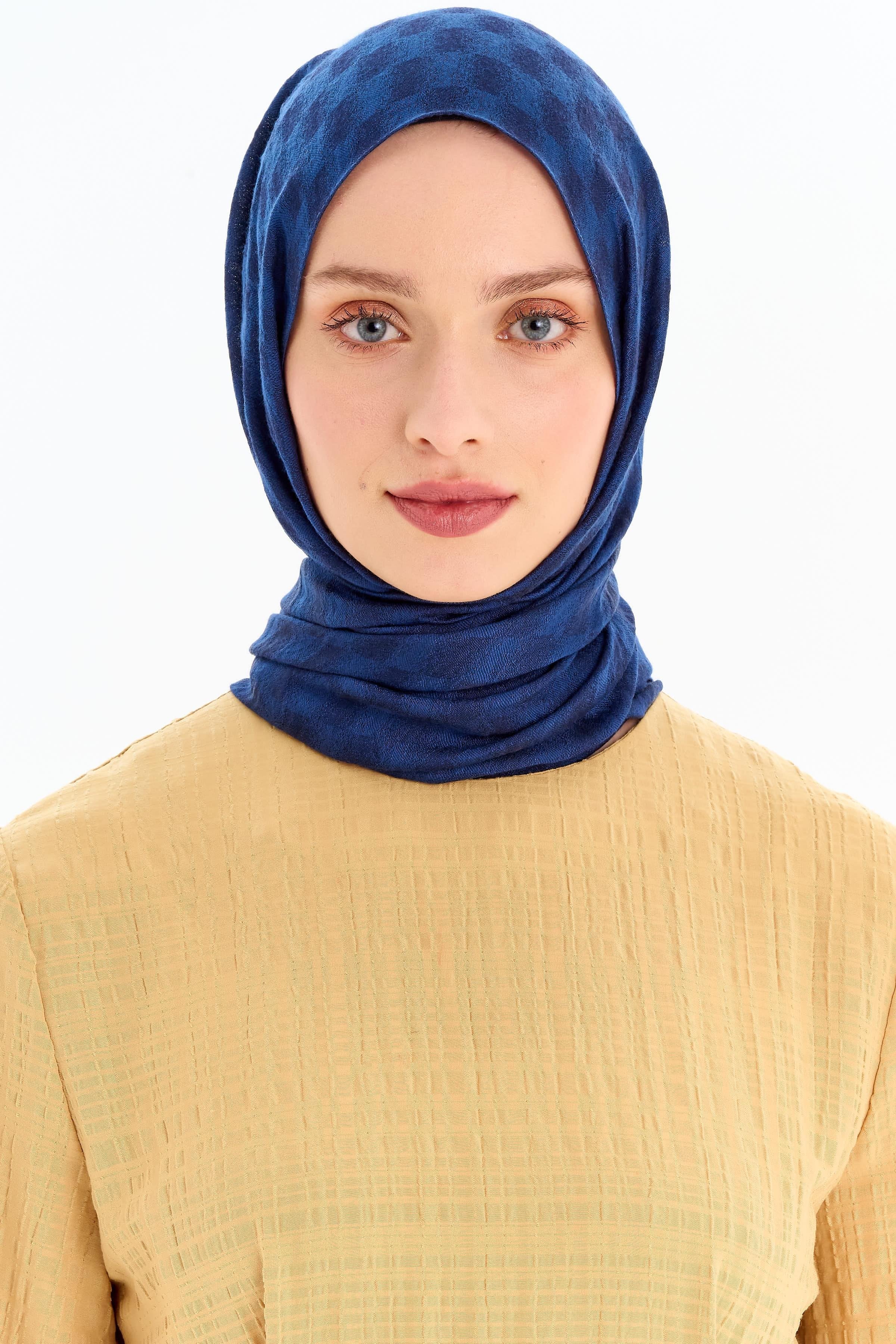 Kare Desen Viskon Şal - İndigo TUGBA