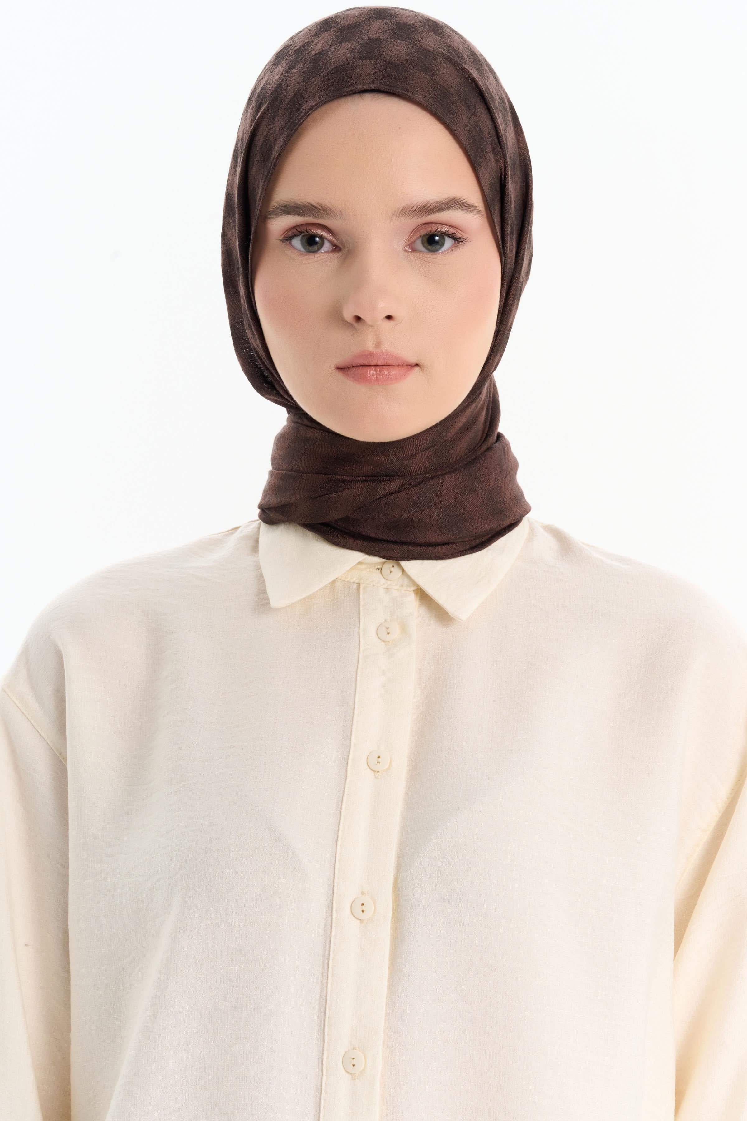 Kare Desen Viskon Şal - Kahve TUGBA