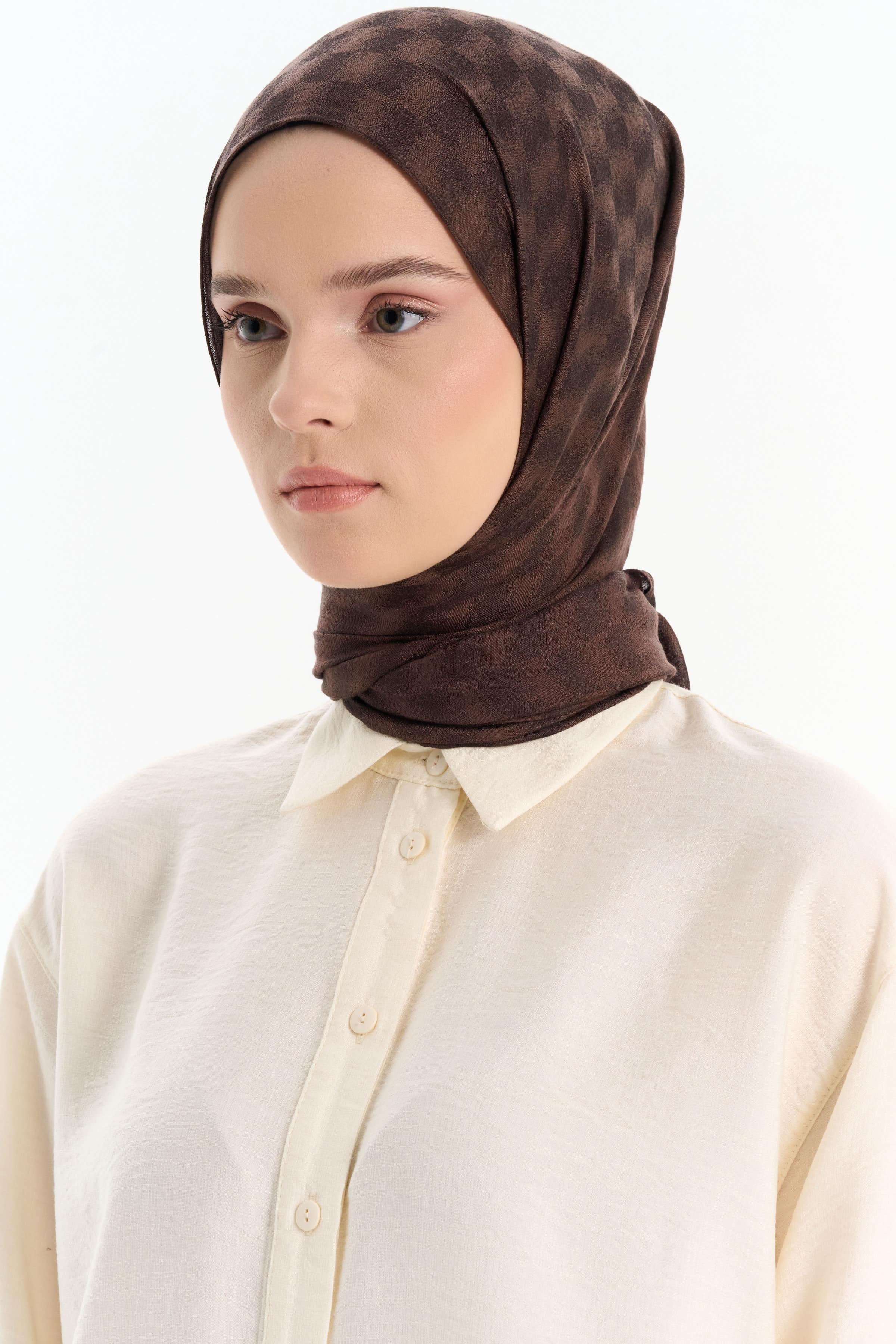 Kare Desen Viskon Şal - Kahve TUGBA