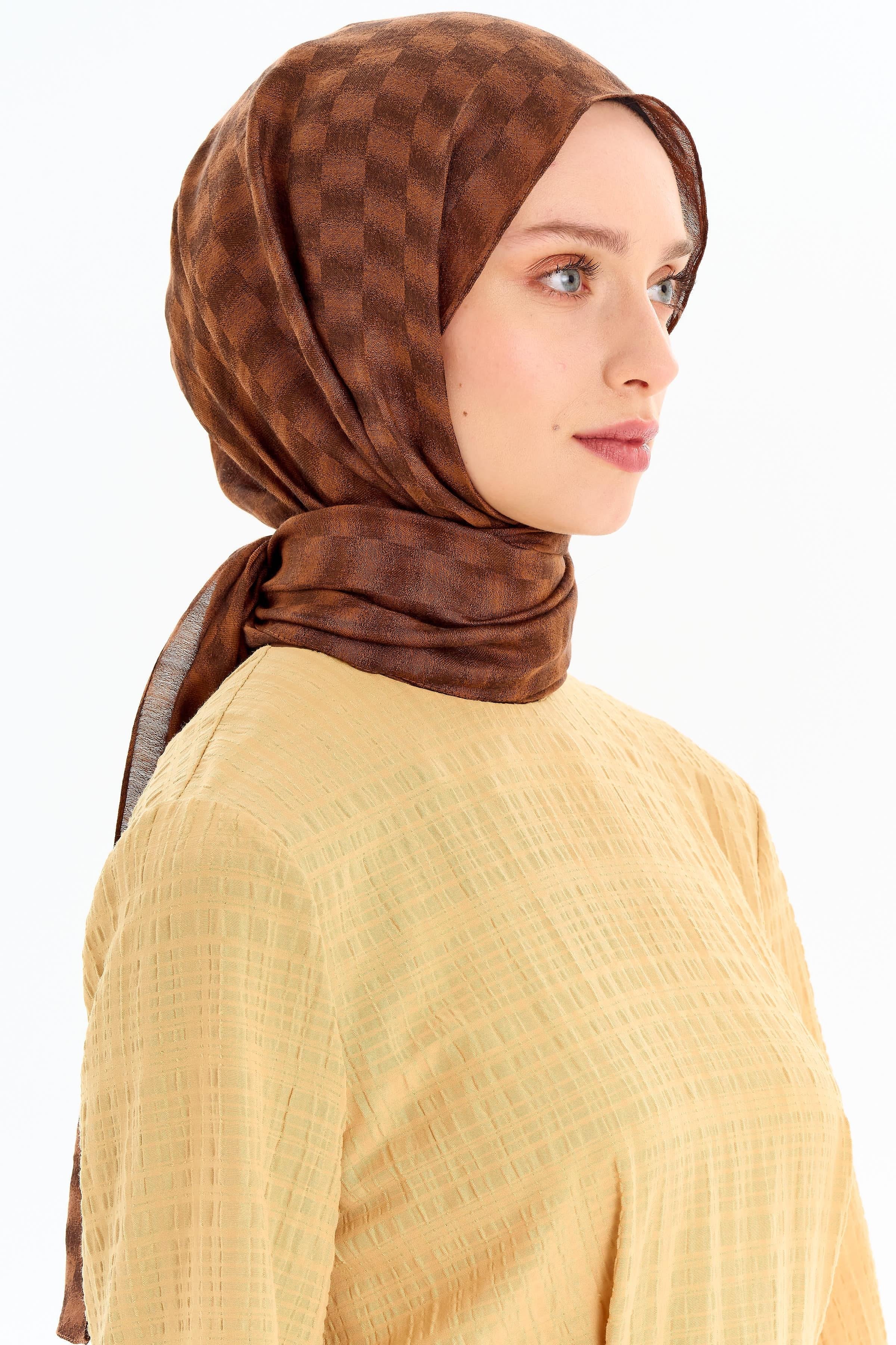 Kare Desen Viskon Şal - Karanfil TUGBA