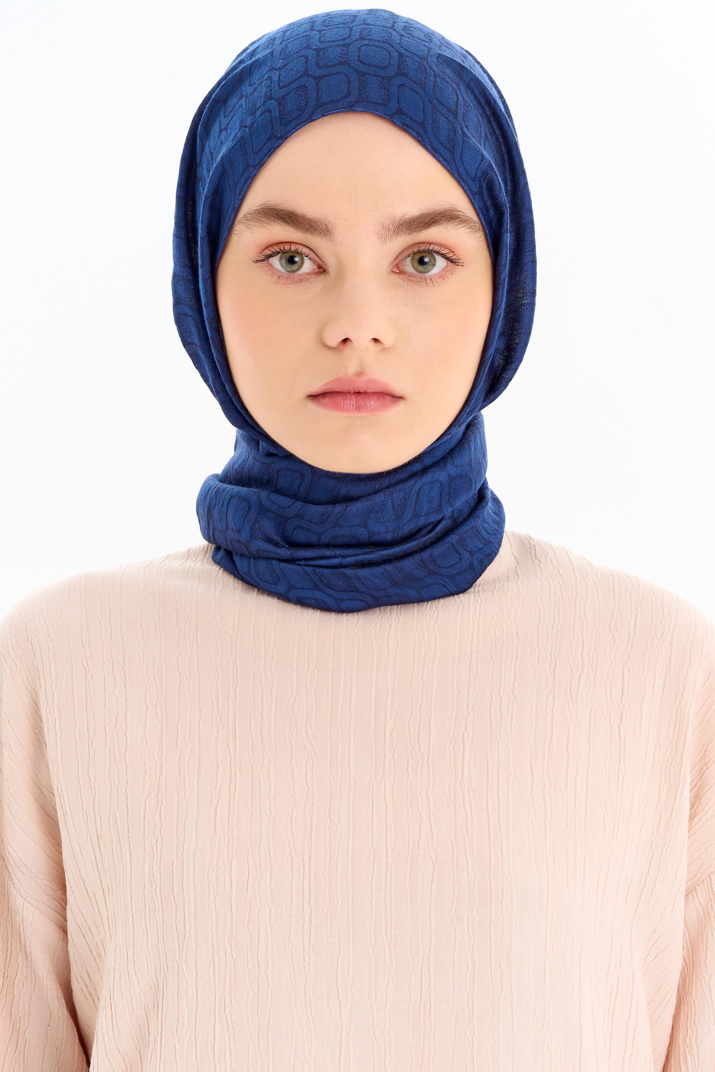 Geometrik Desen Viskon Şal - Lacivert TUGBA