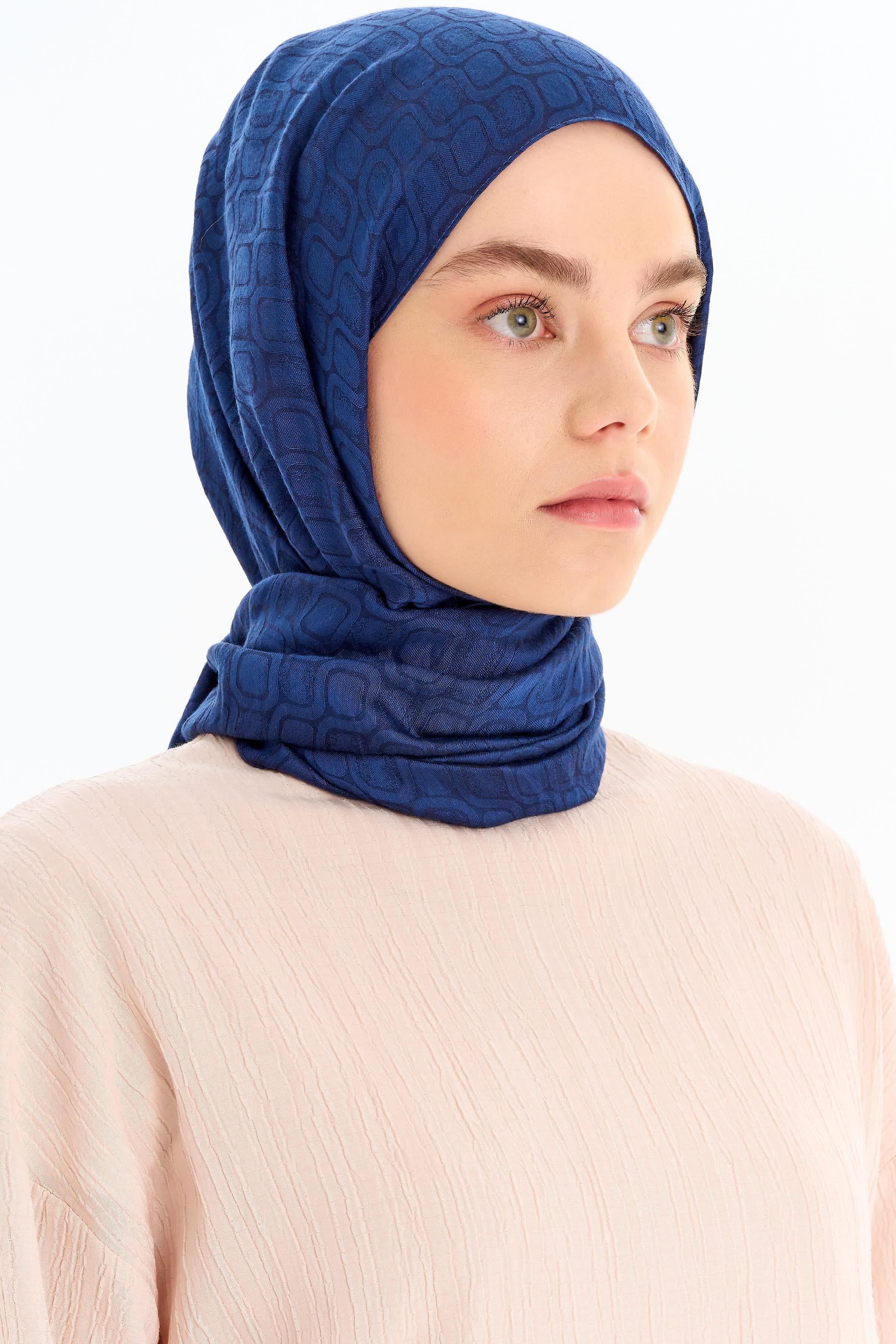 Geometrik Desen Viskon Şal - Lacivert TUGBA