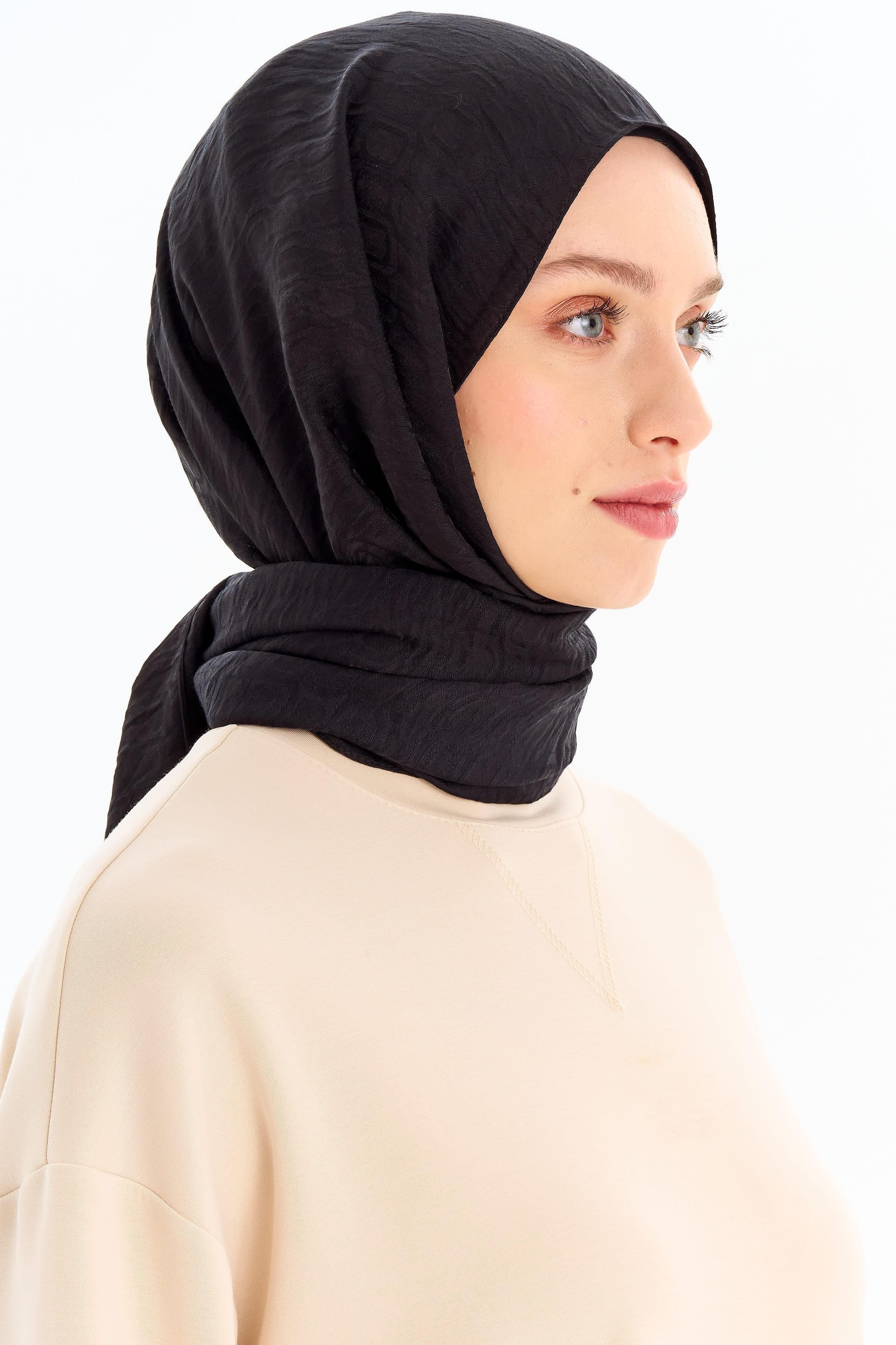 Geometrik Desen Viskon Şal - Siyah TUGBA