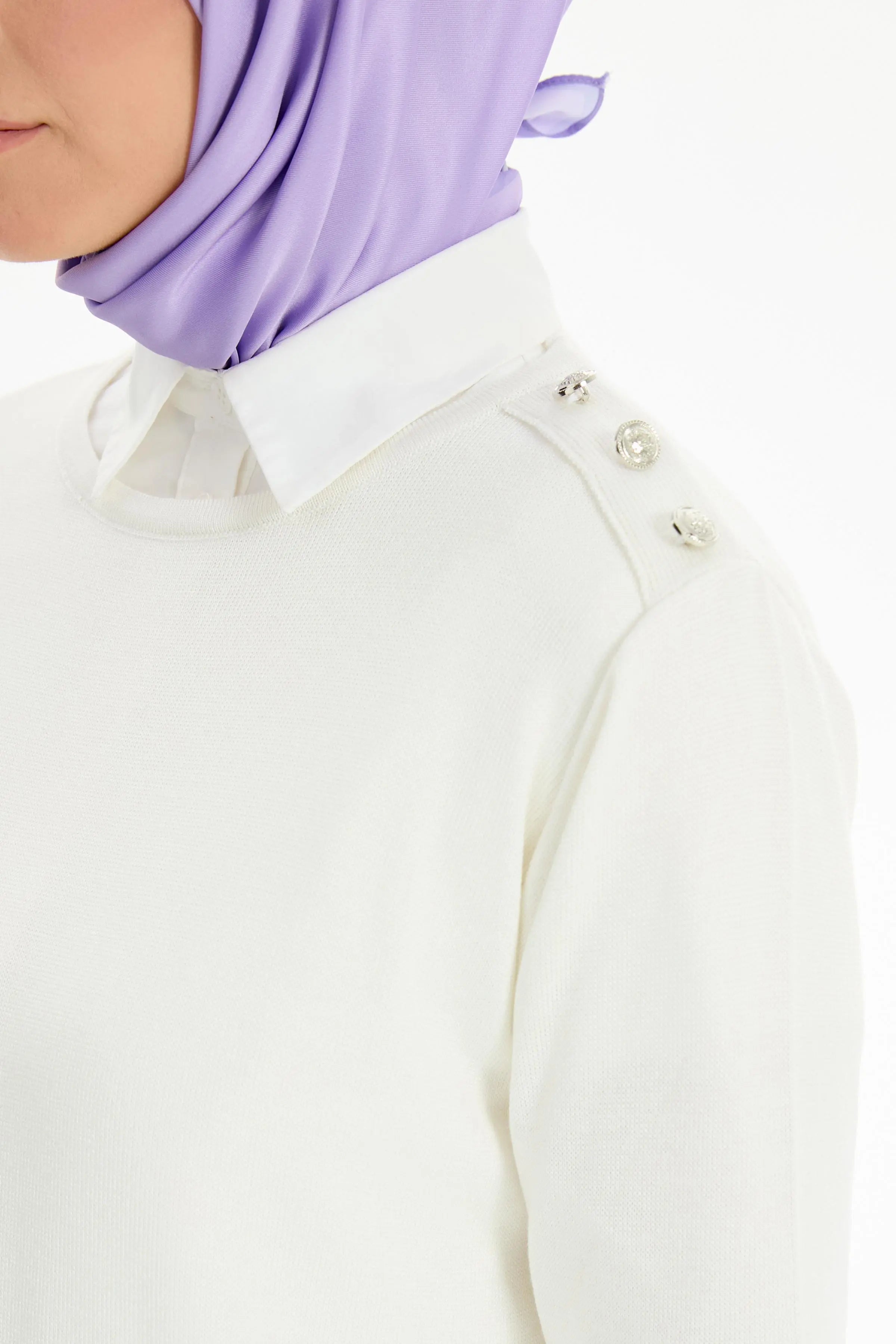 Omuz Düğme Detaylı Rayon Bluz - Ekru TUGBA