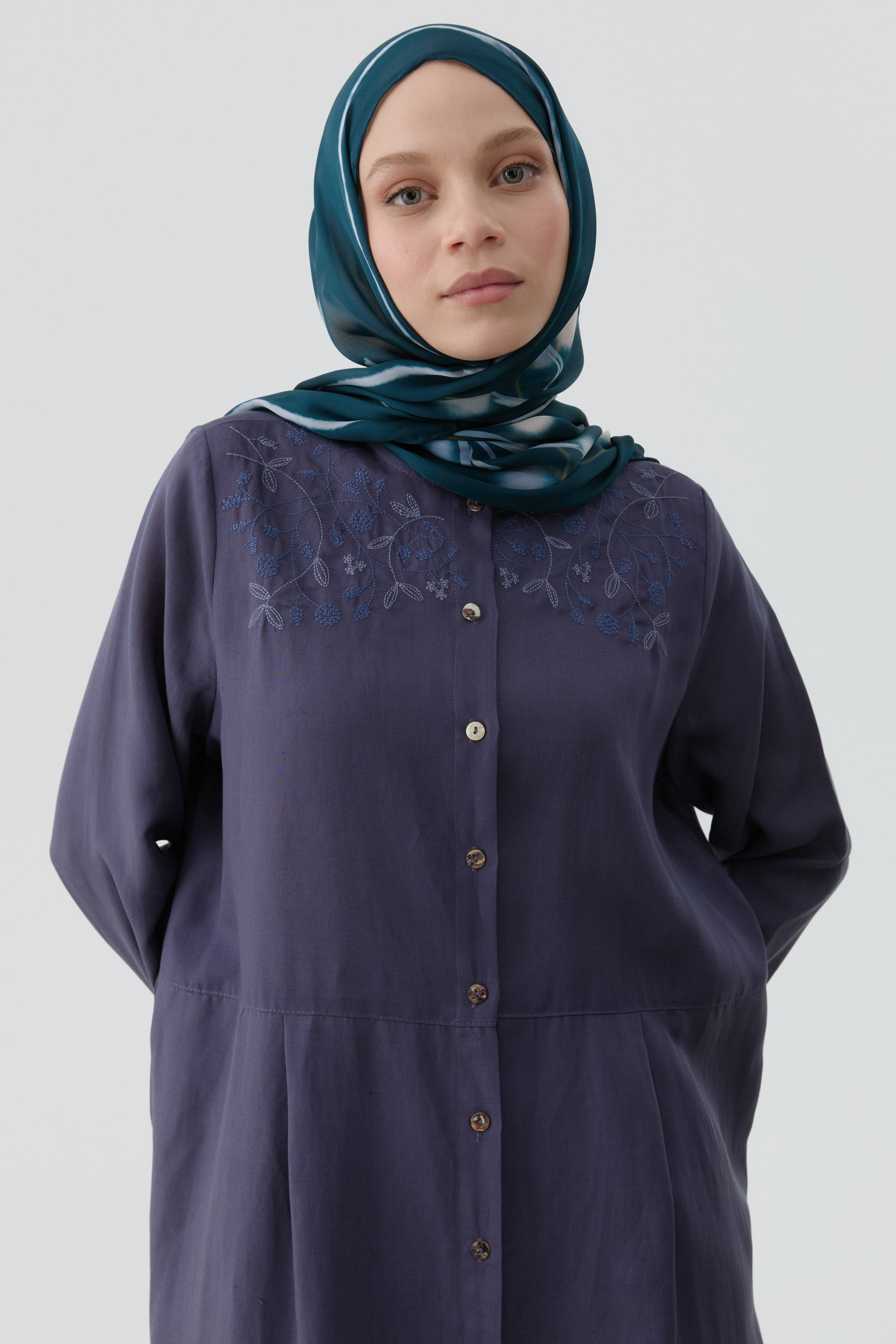 Omuz Nakış Detaylı Uzun Tunik - İndigo TUGBA