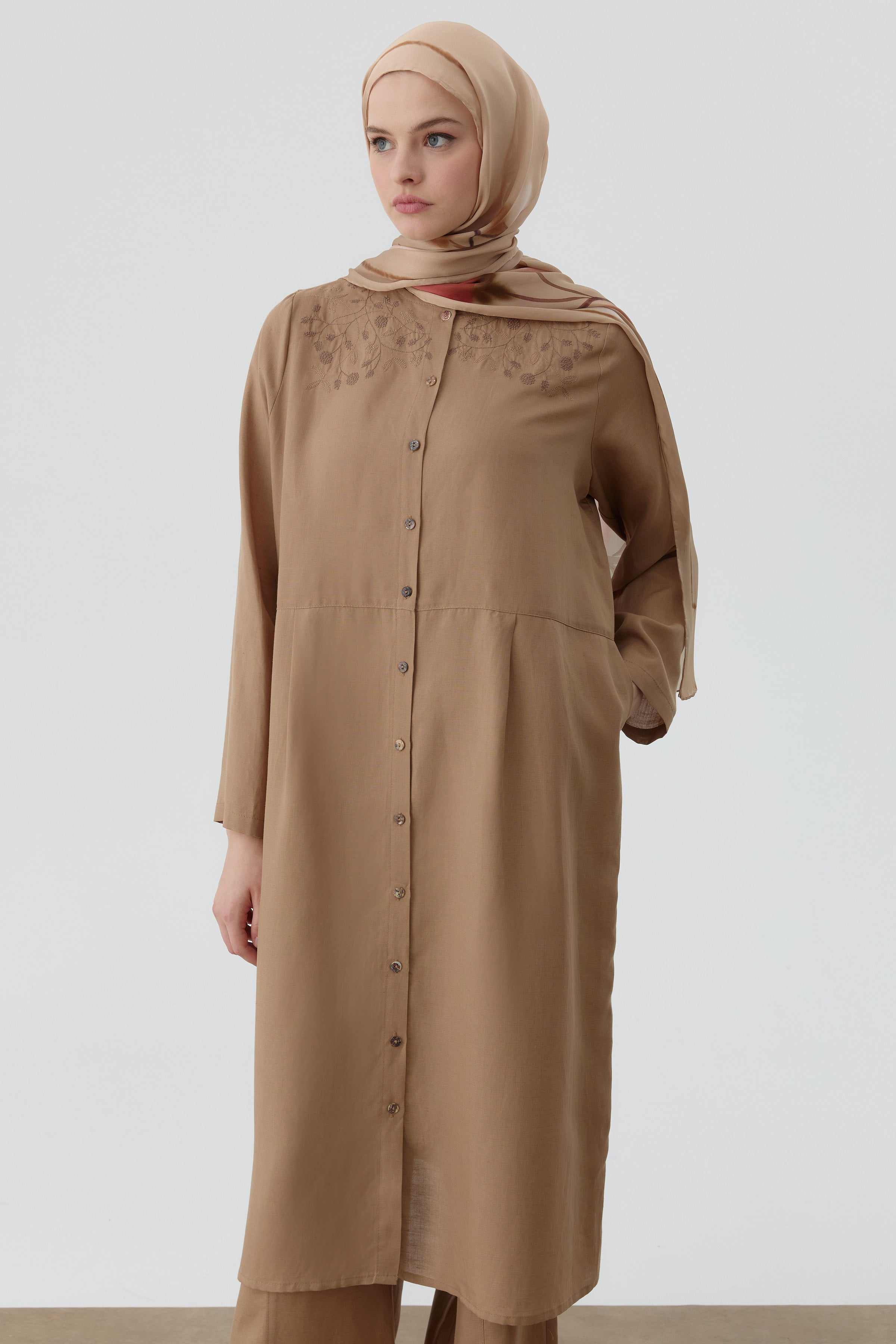 Omuz Nakış Detaylı Uzun Tunik - Vizon TUGBA