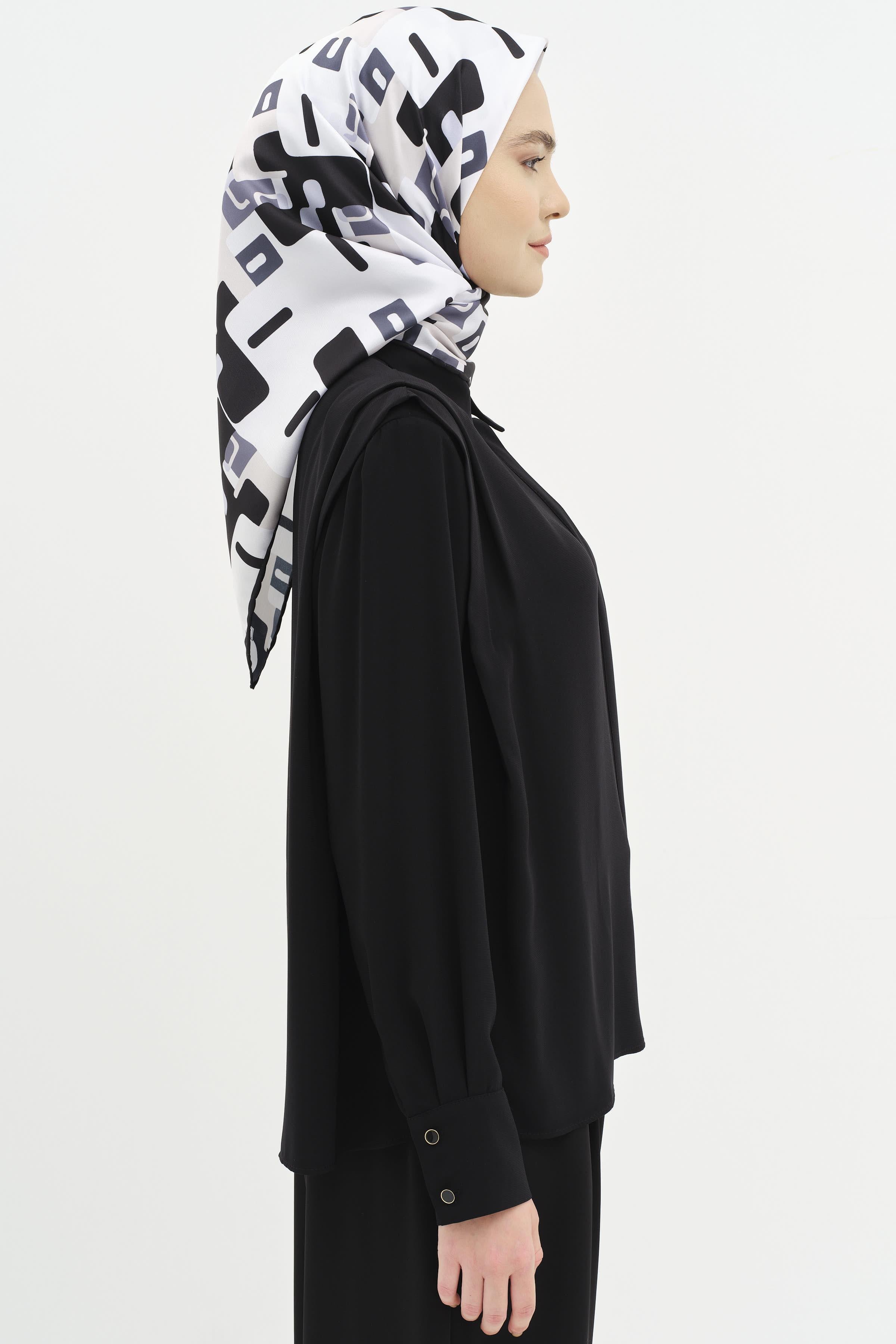 Omuz Pile Detaylı Vatkalı Gömlek - Siyah TUGBA