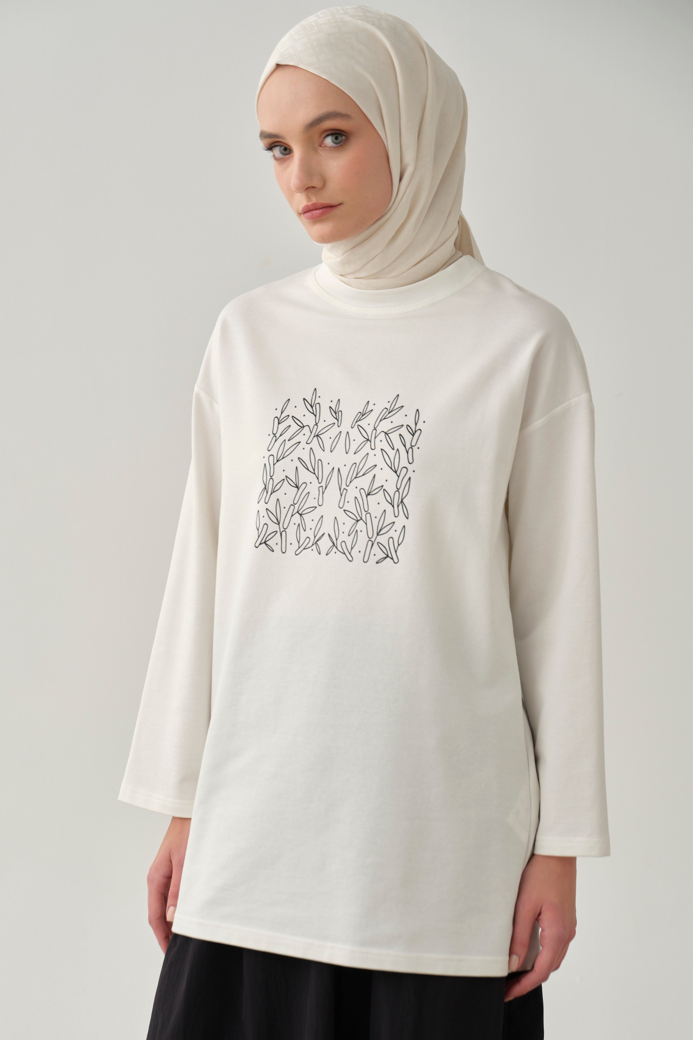 Önü Baskılı Örme Bluz - Ekru TUGBA