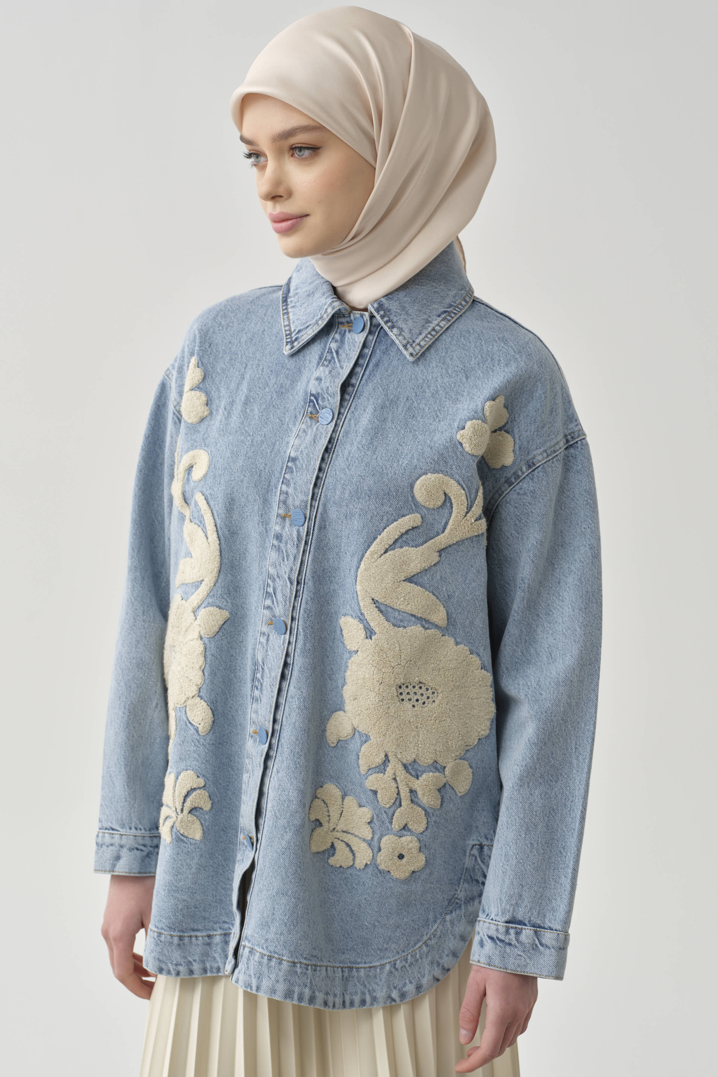 Önü İşlemeli Cepsiz Uzun Kollu Ceket - Açık Mavi TUGBA