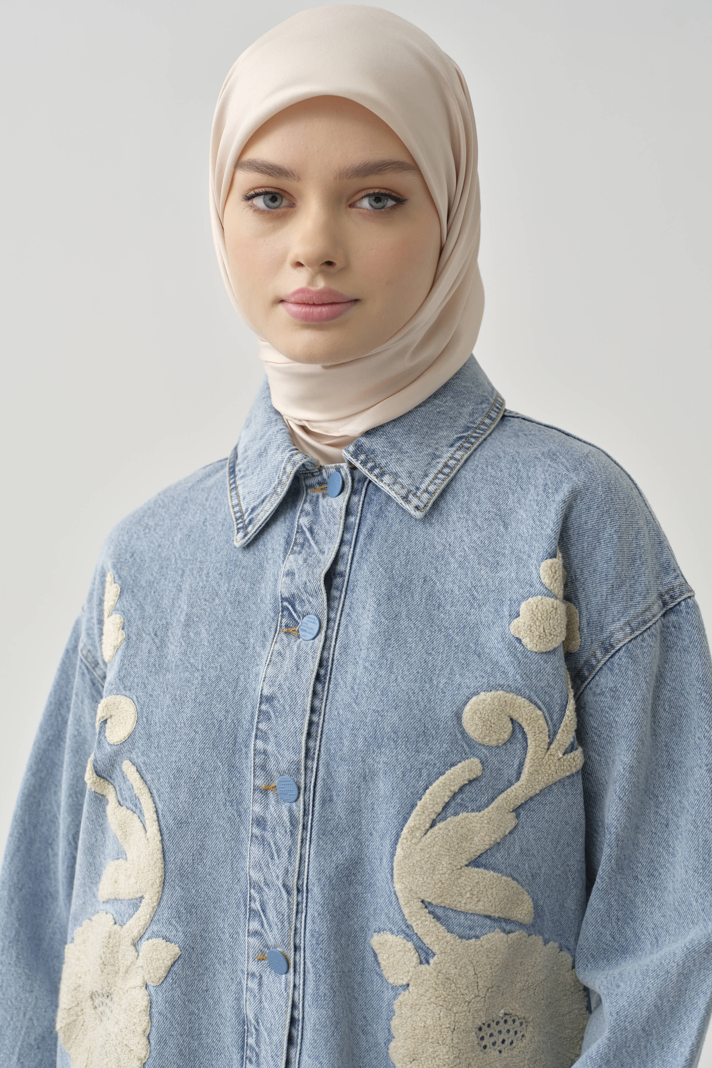 Önü İşlemeli Cepsiz Uzun Kollu Ceket - Açık Mavi TUGBA