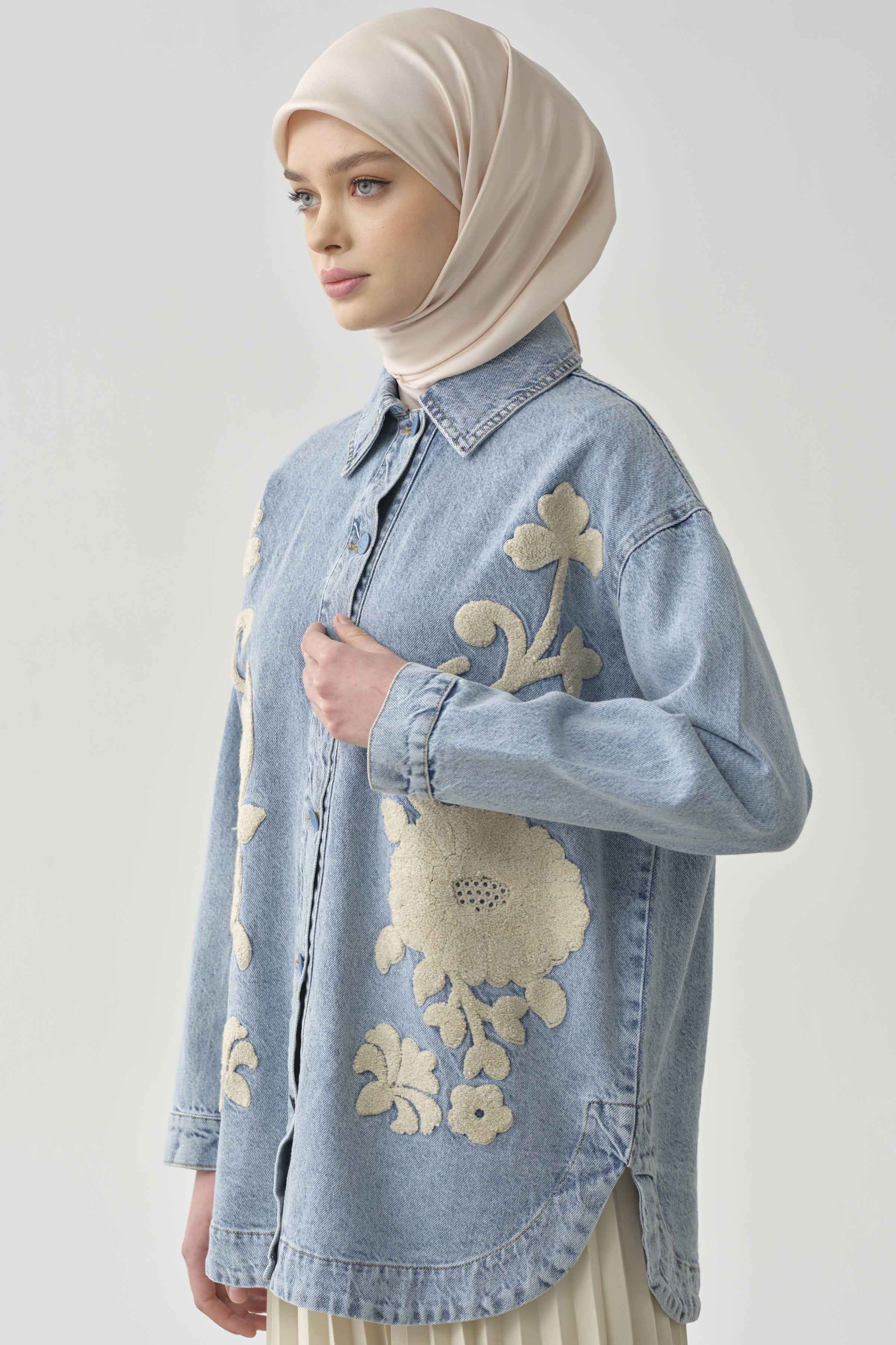 Önü İşlemeli Cepsiz Uzun Kollu Ceket - Açık Mavi TUGBA