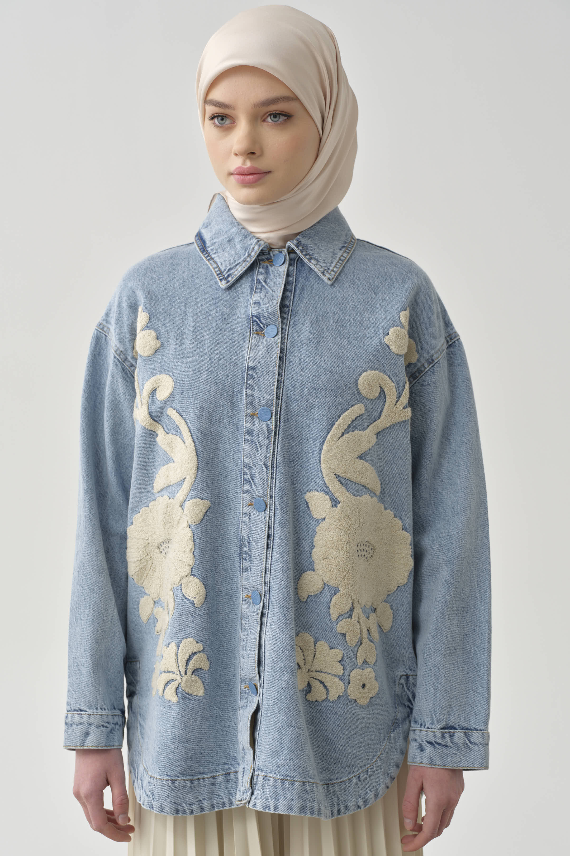 Önü İşlemeli Cepsiz Uzun Kollu Ceket - Açık Mavi TUGBA