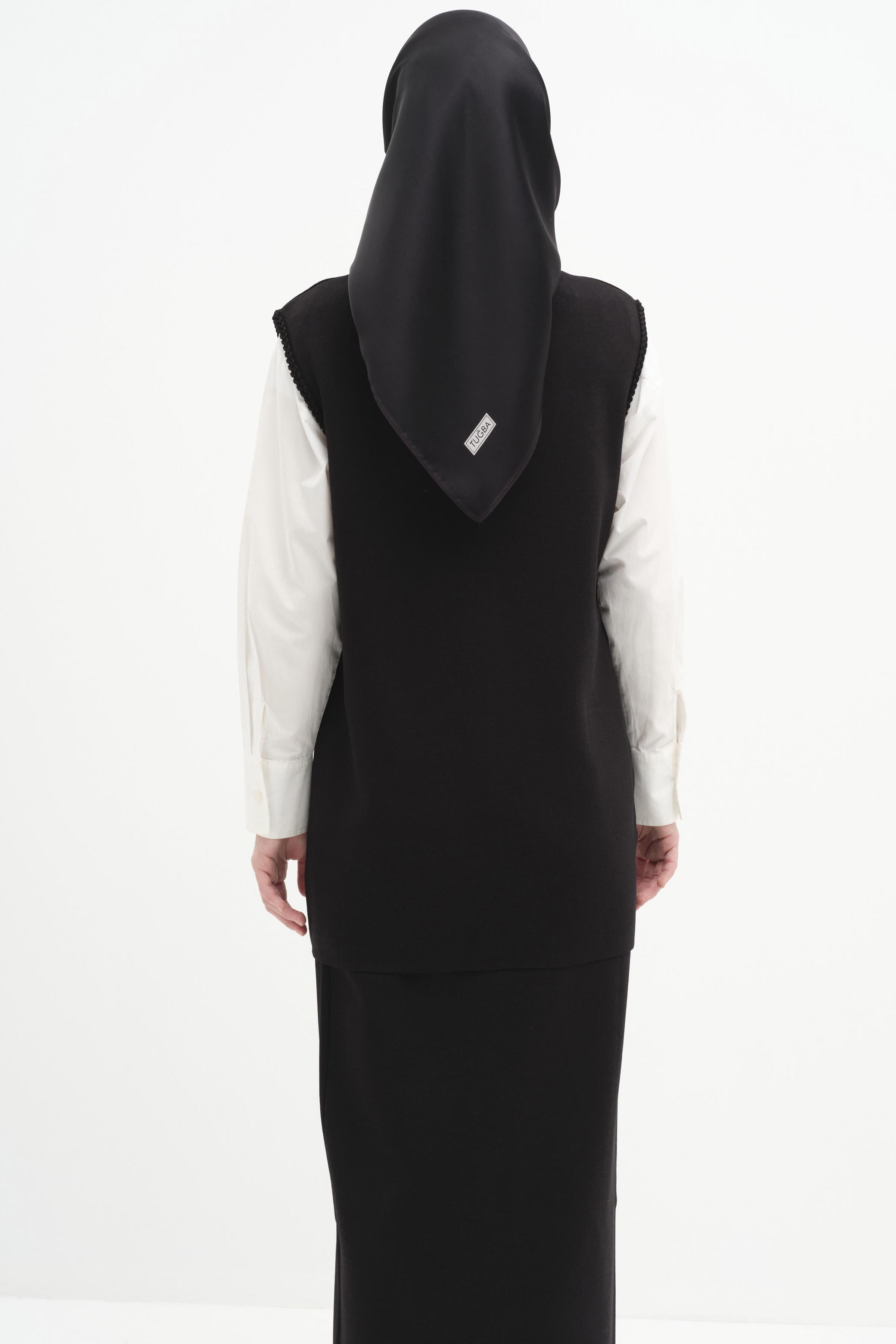 Örgü Çerçeve Detaylı Triko Yelek - Siyah TUGBA