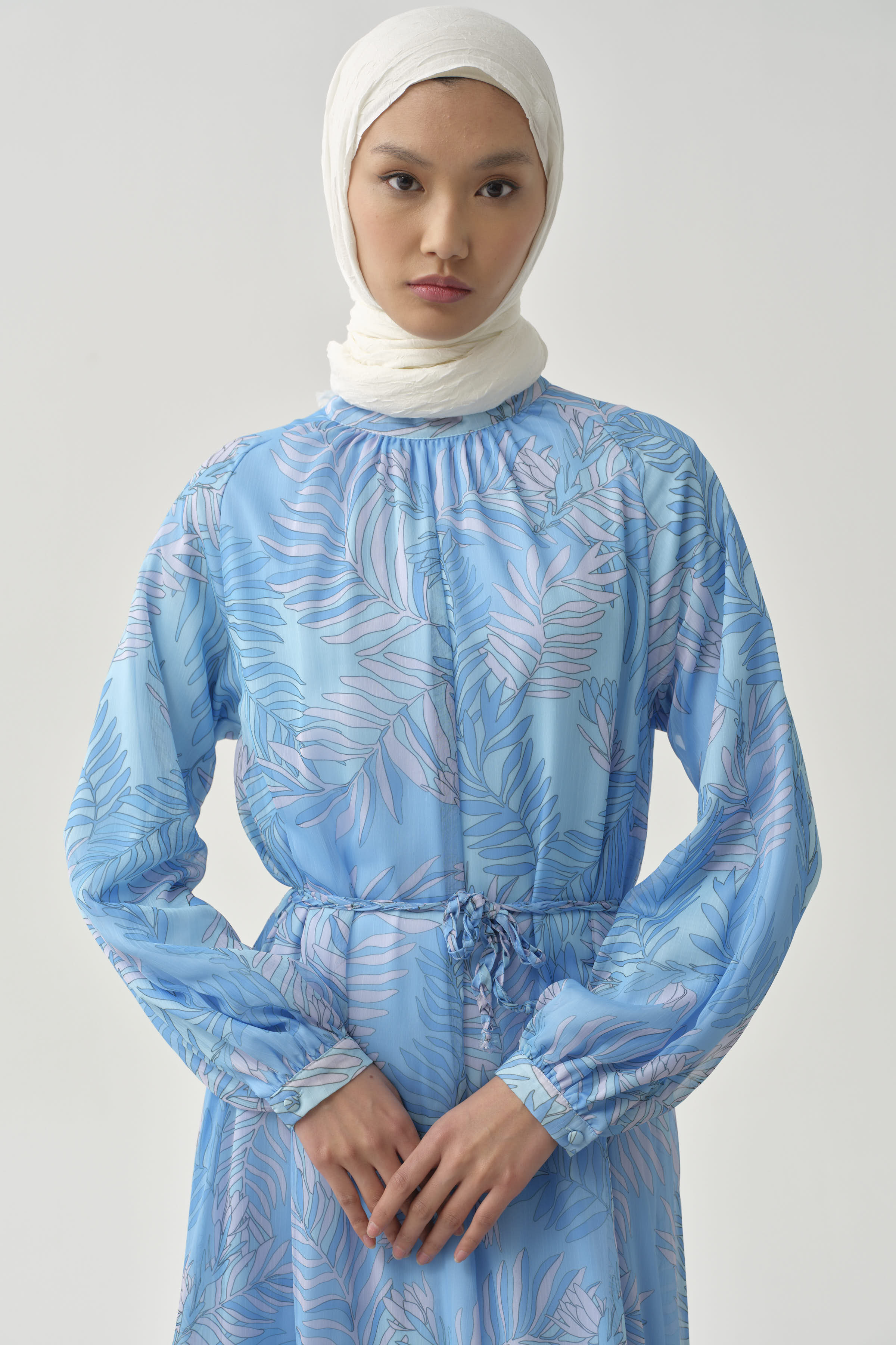 Örgü Kemerli Desenli Şifon Elbise - Mavi TUGBA