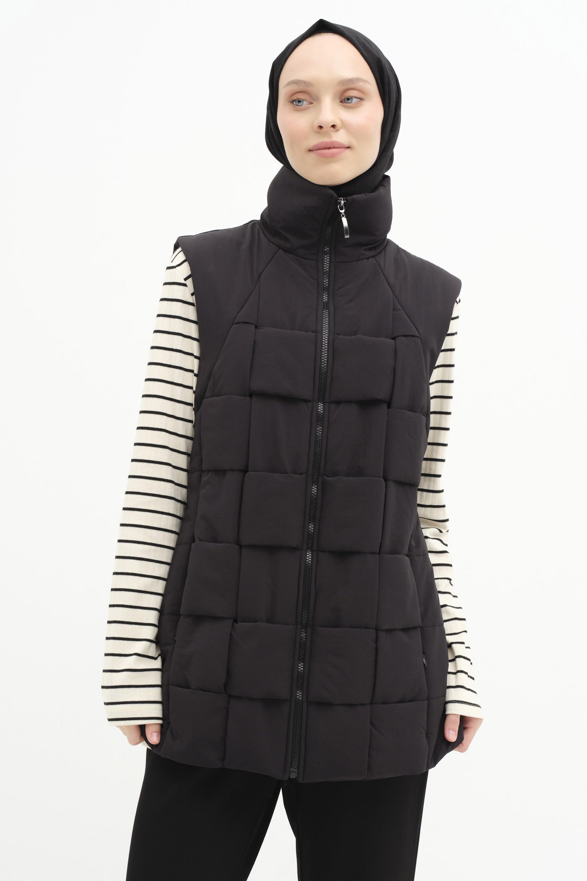 Örgü Model Kapitone Yelek - Siyah TUGBA