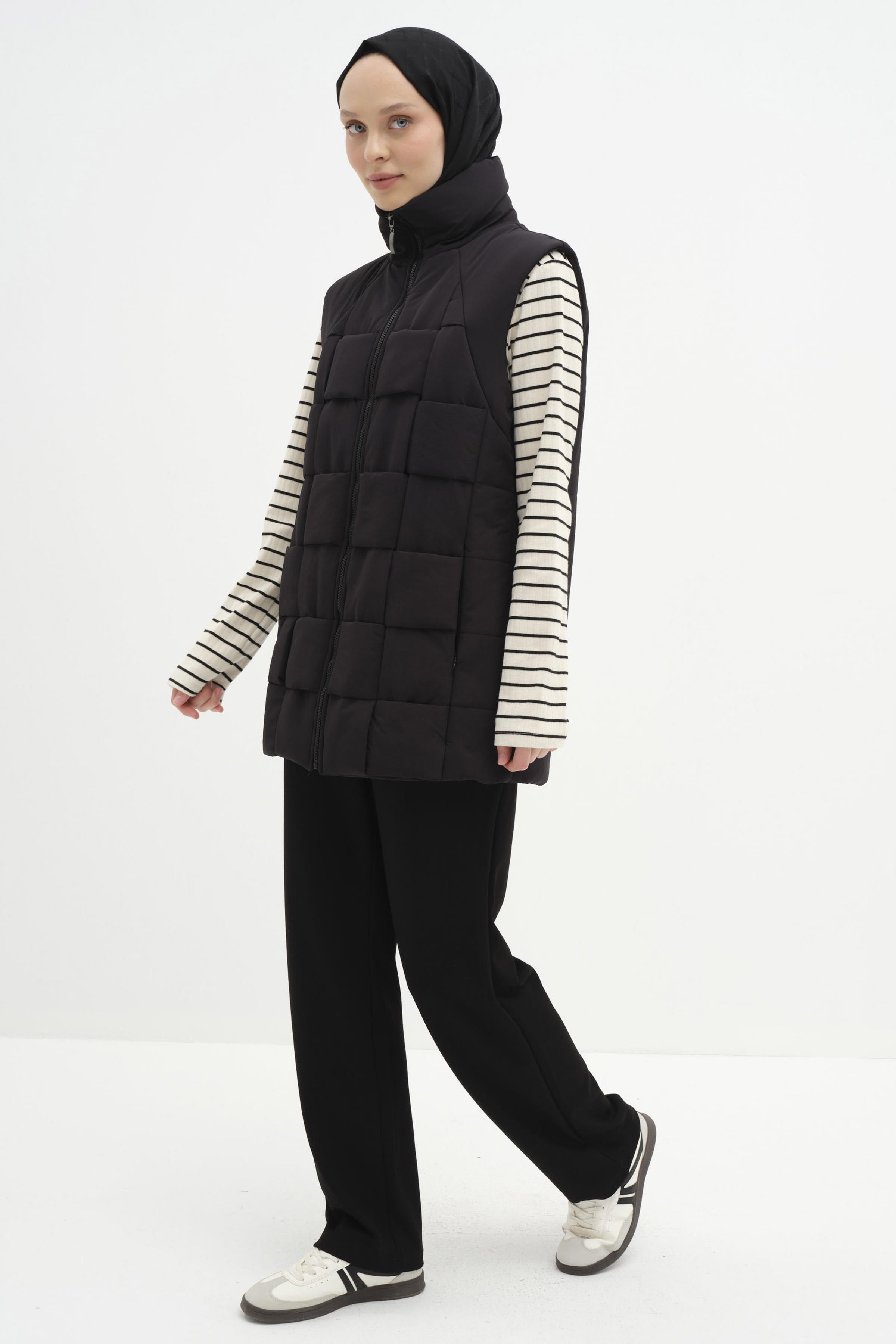 Örgü Model Kapitone Yelek - Siyah TUGBA