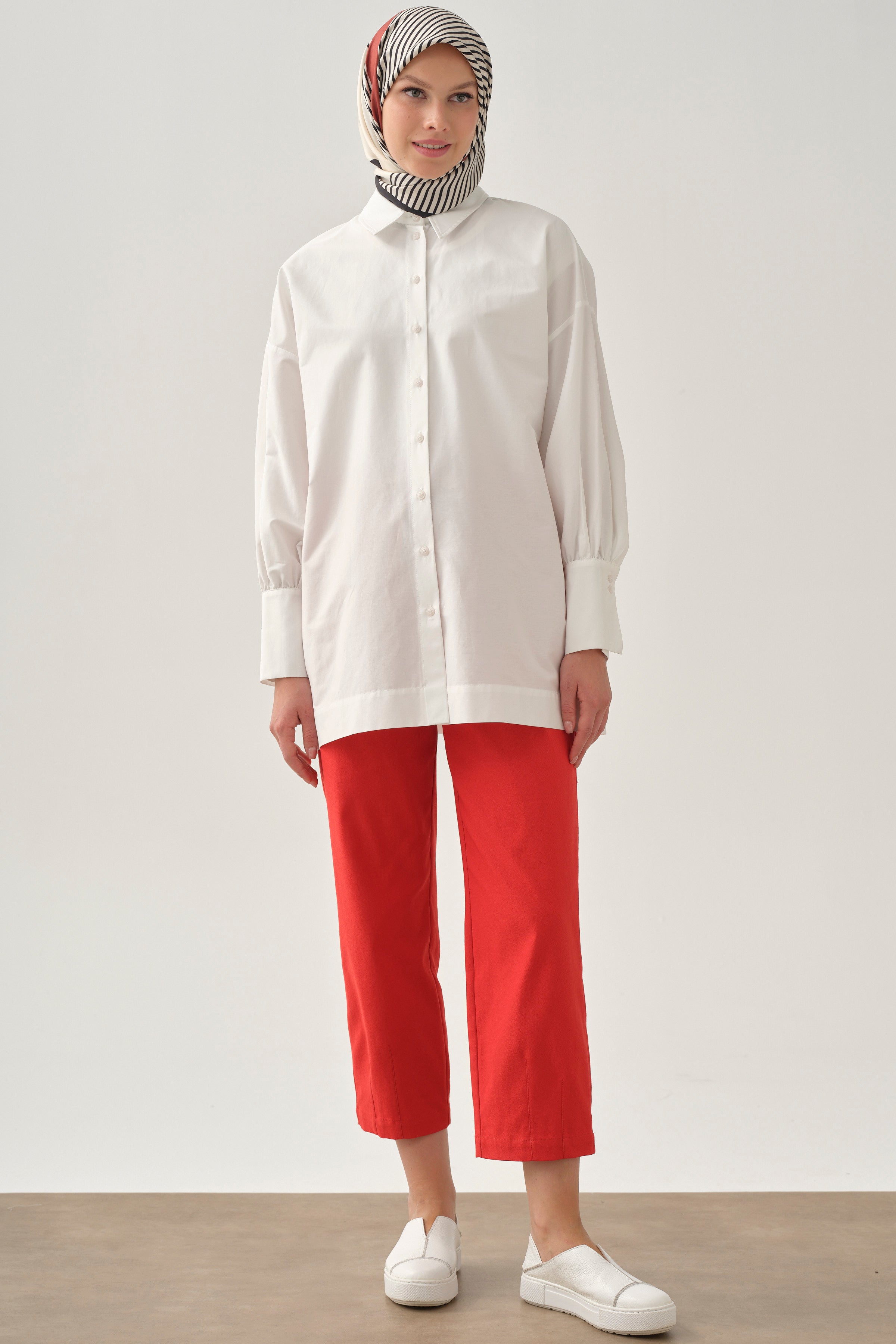 Paçası Pensli Pantolon - Mercan TUGBA