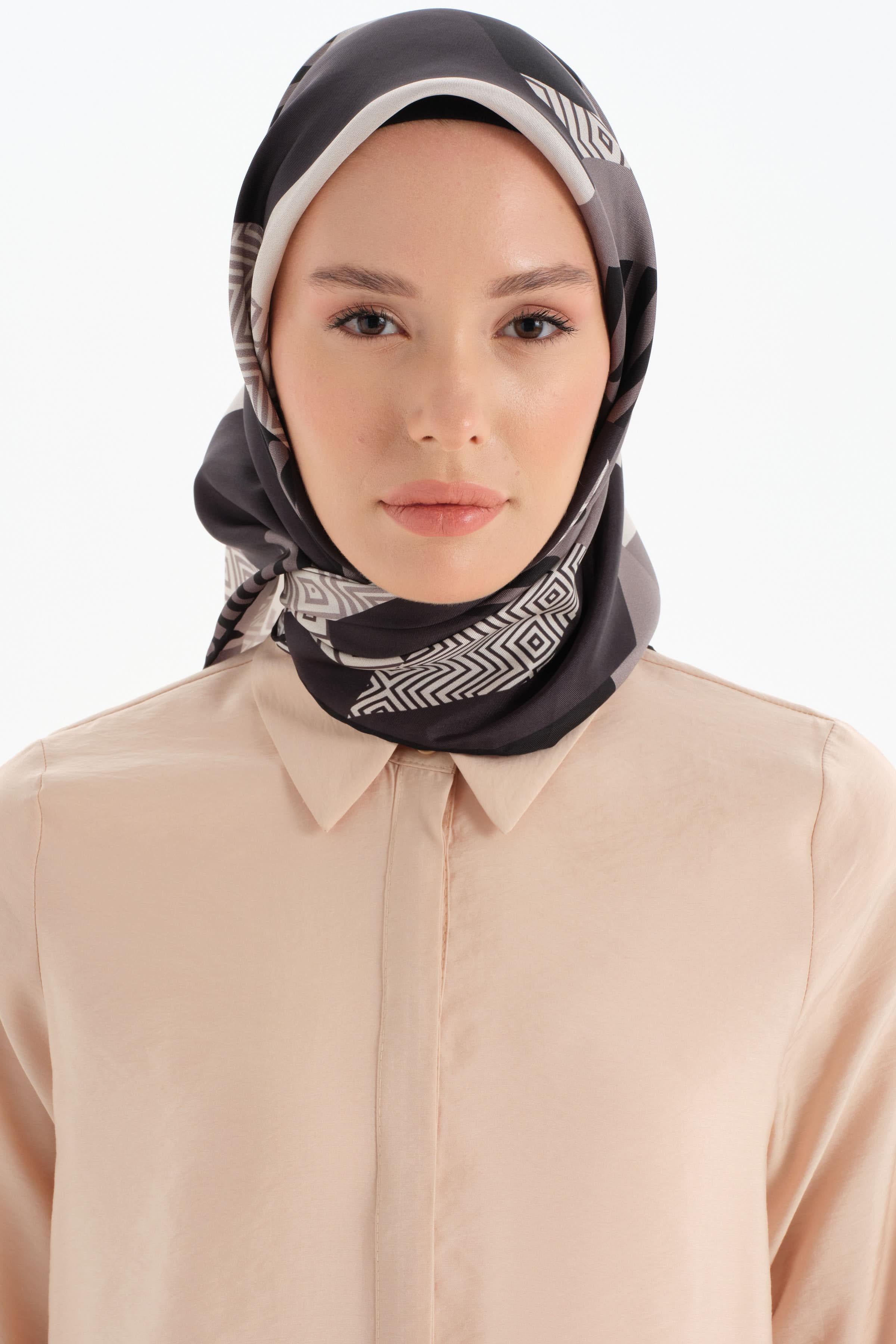 Patchwork Desen Twill İpek Eşarp - Antrasit TUGBA