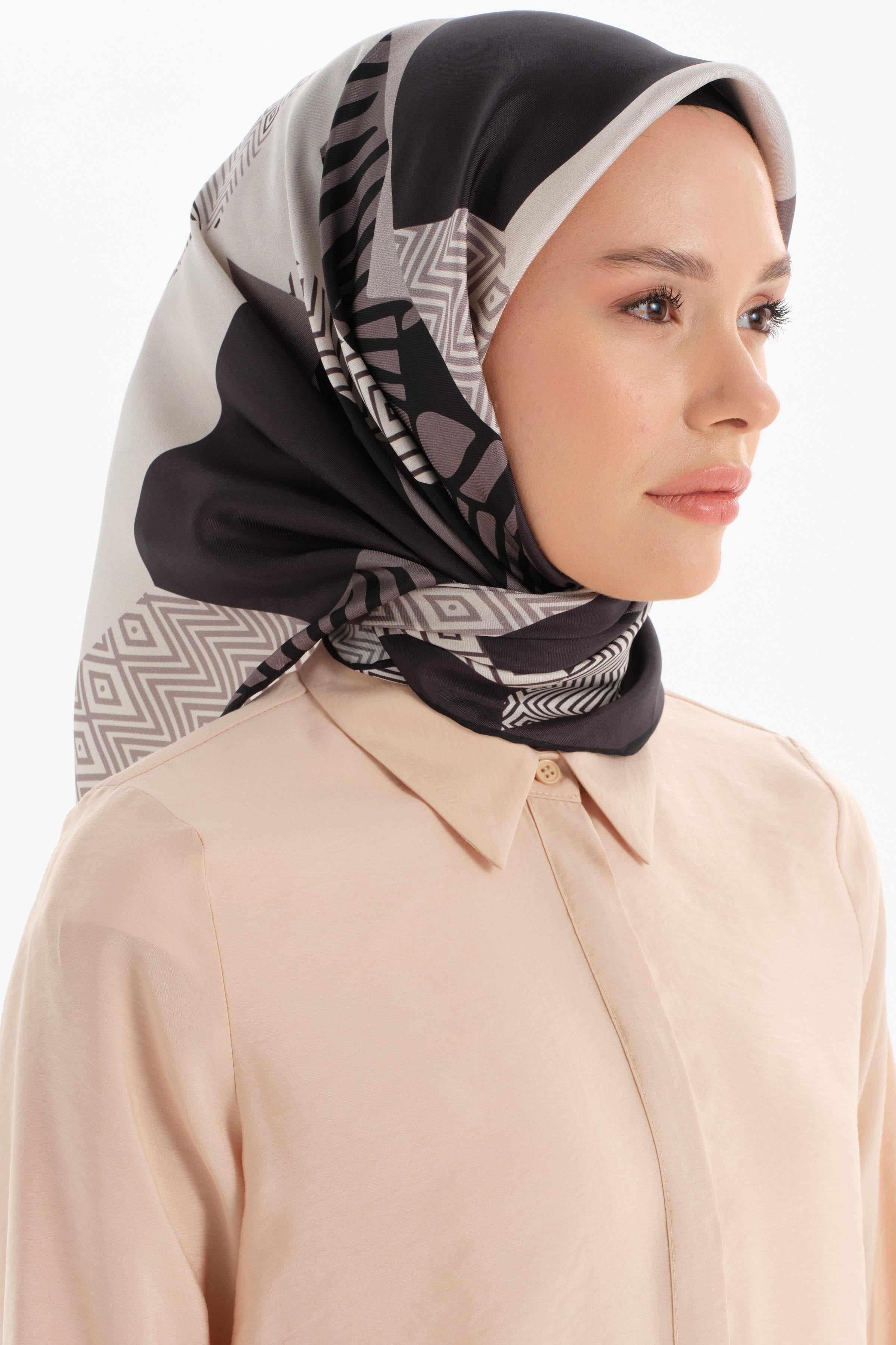 Patchwork Desen Twill İpek Eşarp - Antrasit TUGBA